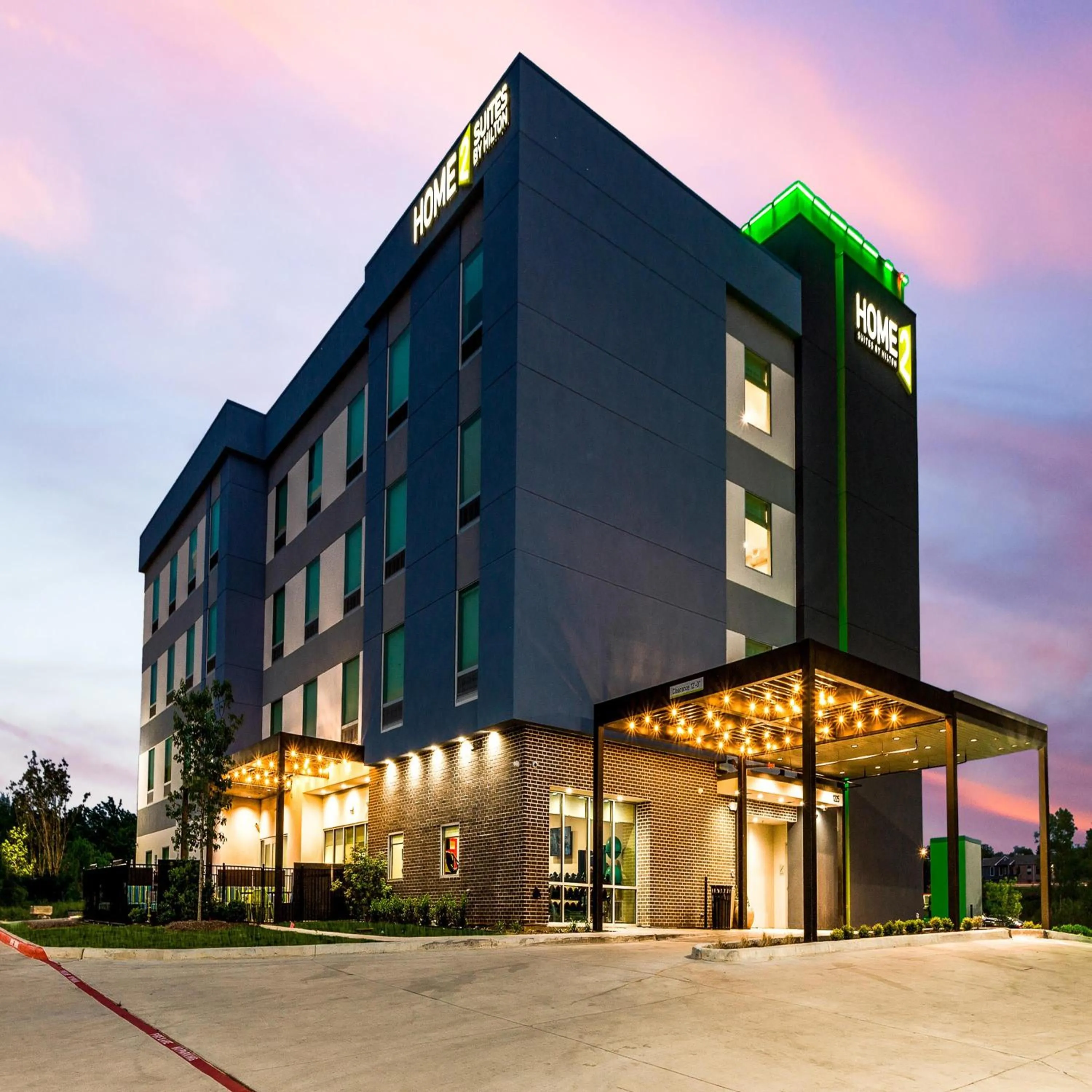 Property building in Home2 Suites By Hilton Fort Worth Arlington West