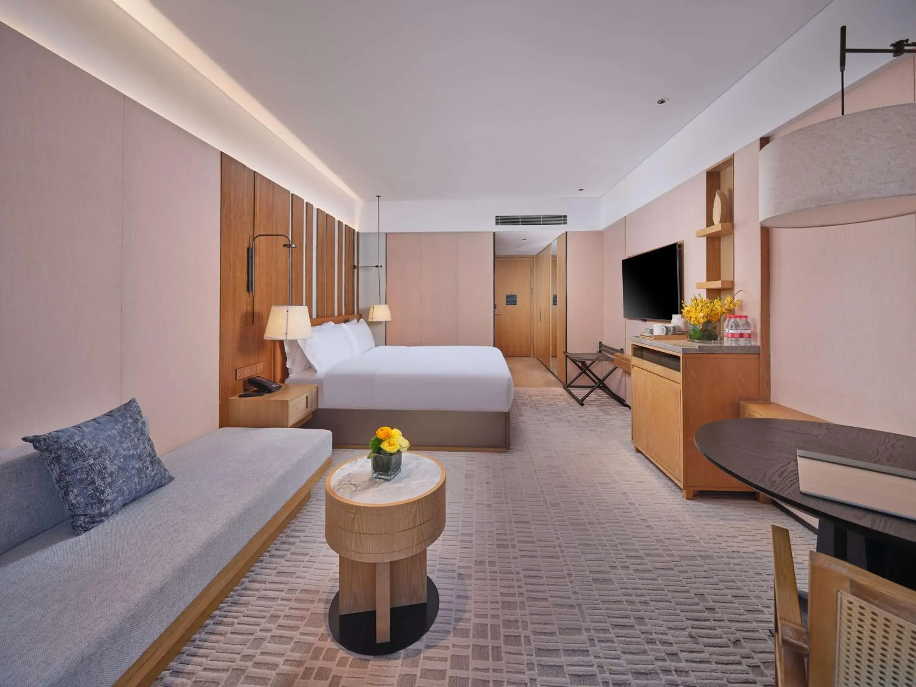 Premier King Room in DoubleTree by Hilton Changbaishan Hot Spring Premier King Room in DoubleTree by Hilton Changbaishan Hot Spring