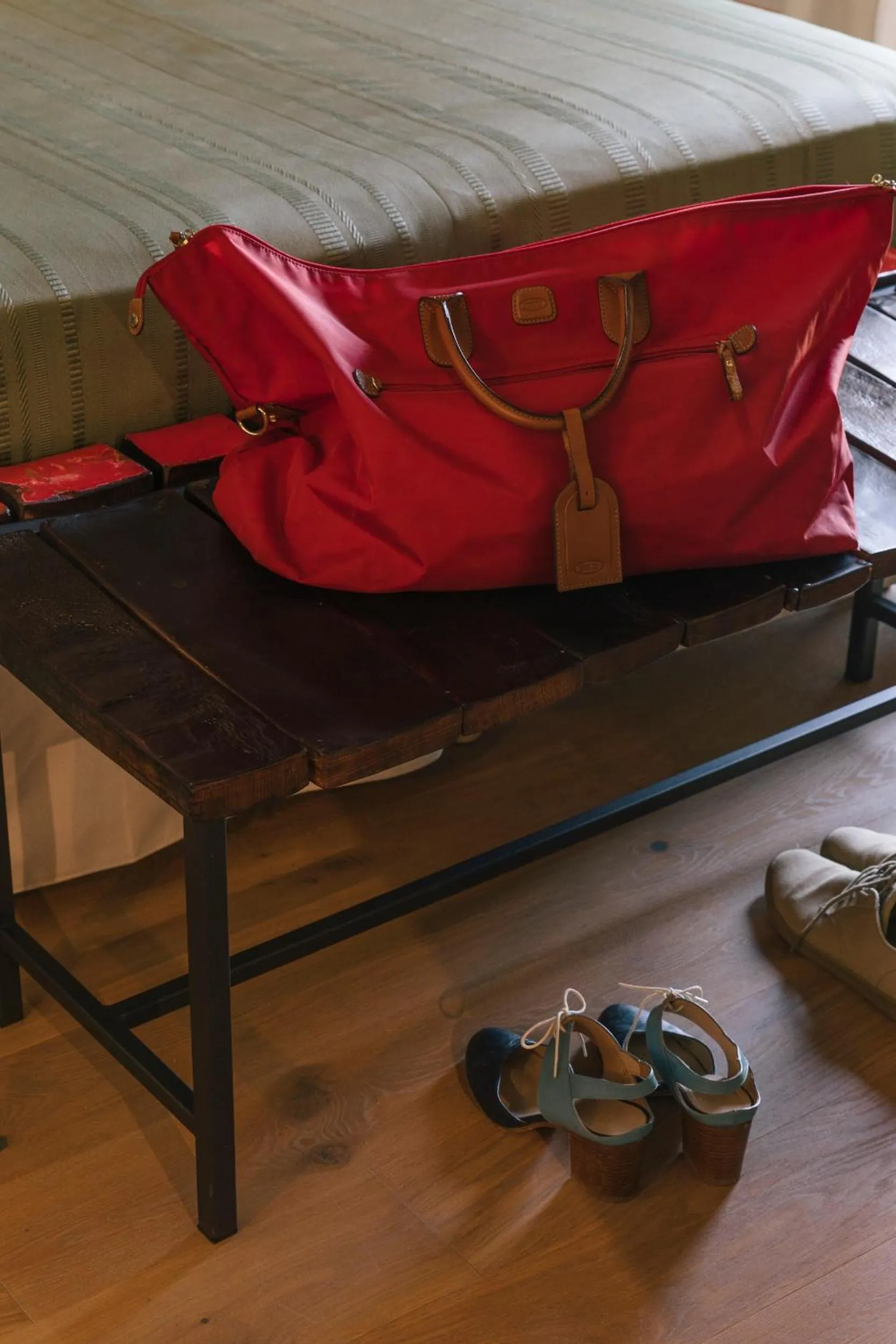 Shower, Bed in Relais Cocci Grifoni - Panoramic Wine Resort