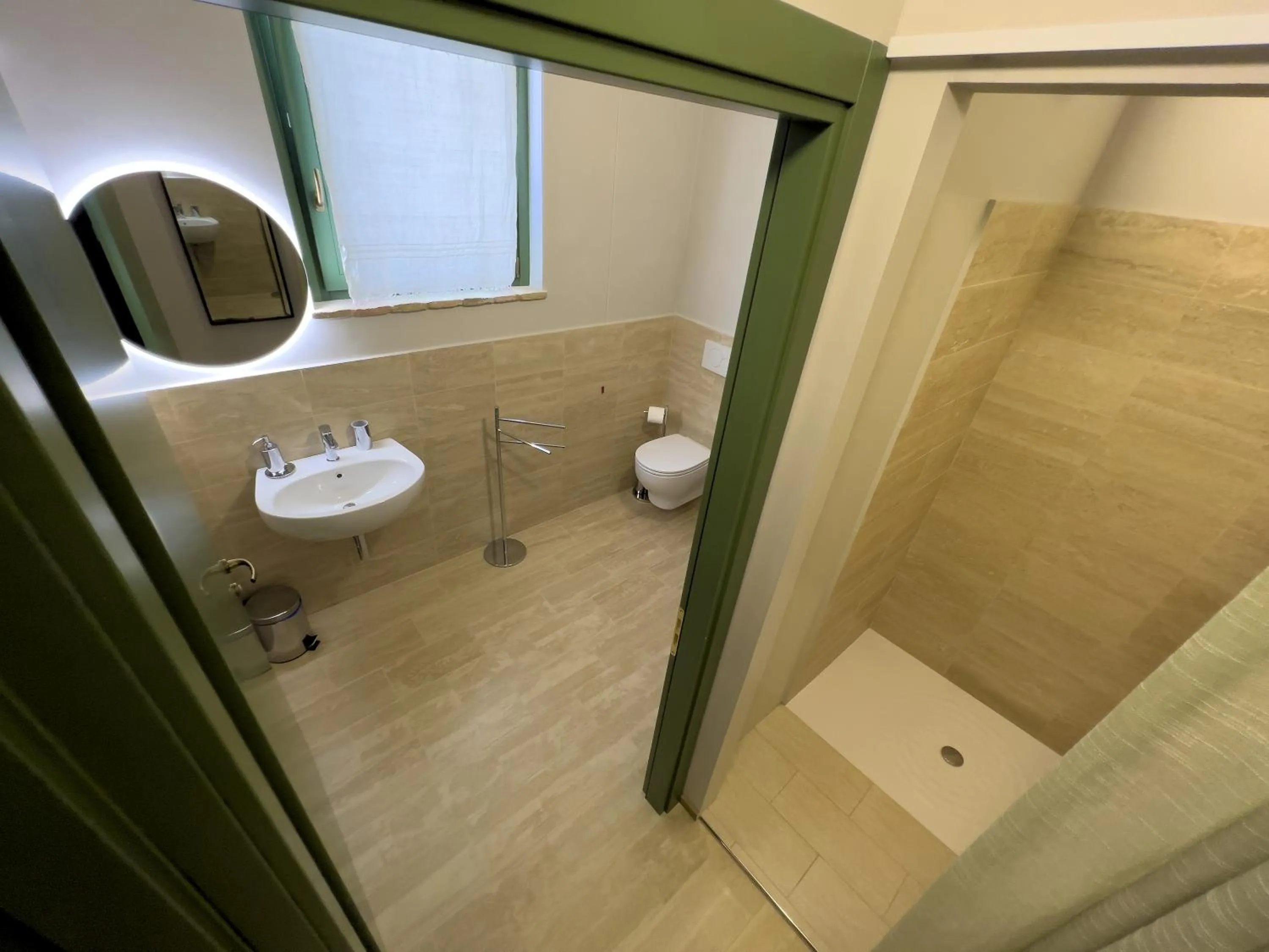 Shower in Relais Cocci Grifoni - Panoramic Wine Resort