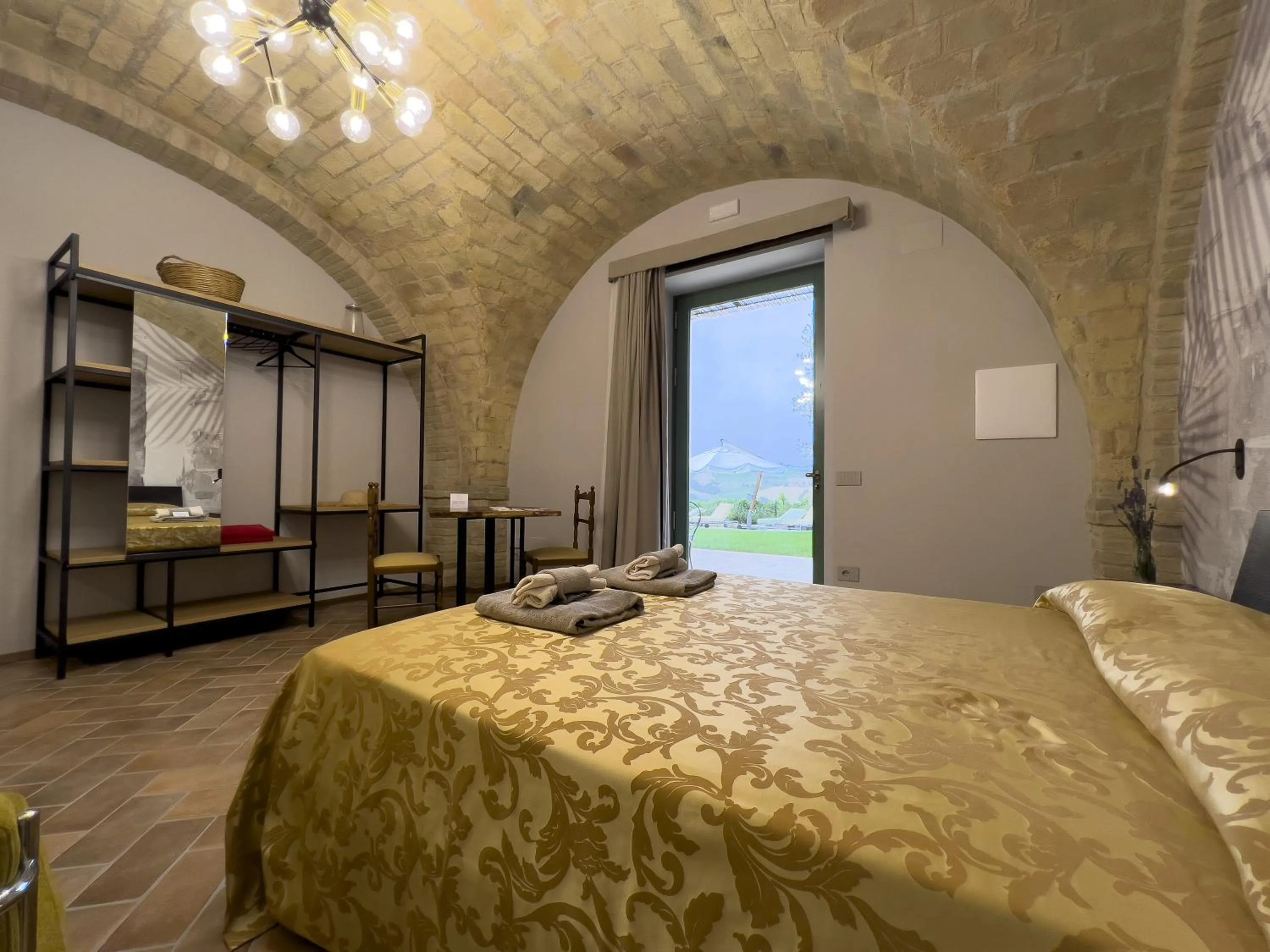 Bed in Relais Cocci Grifoni - Panoramic Wine Resort