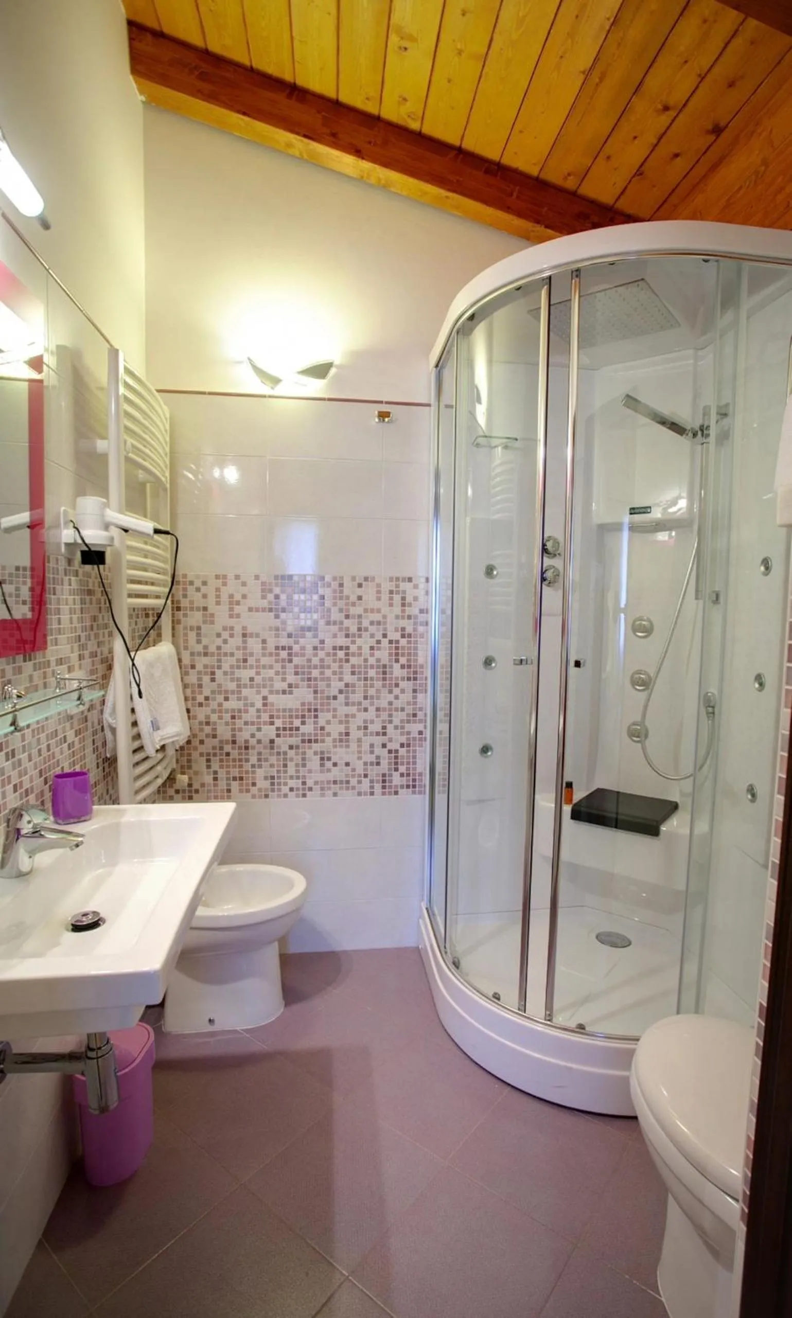 Shower in Il Belvedere Guest House