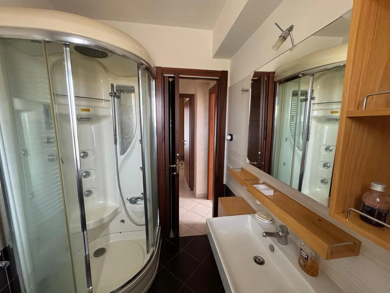 Shower in Il Belvedere Guest House