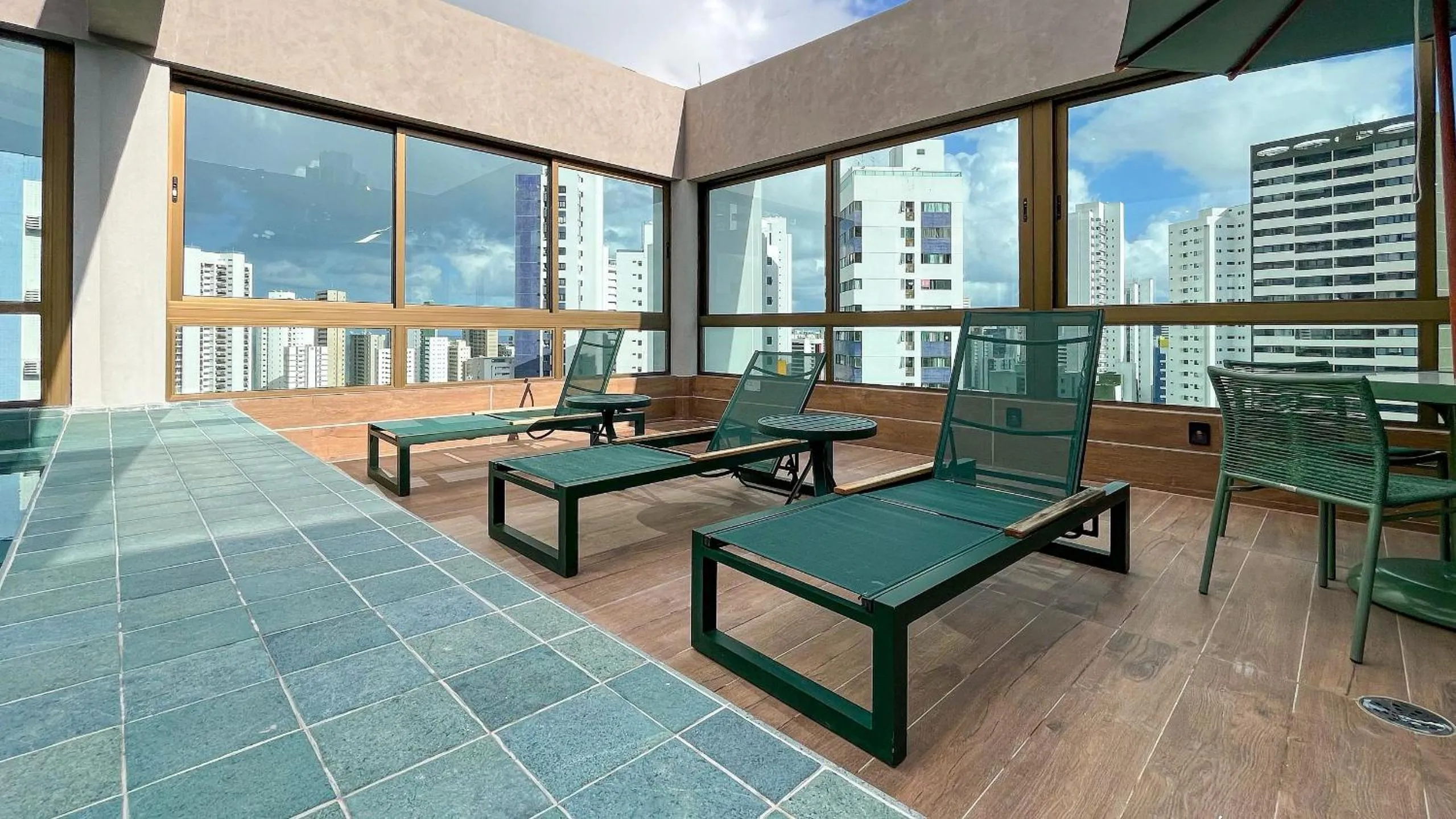Solarium in Rooftop.470 Recife by Carpediem