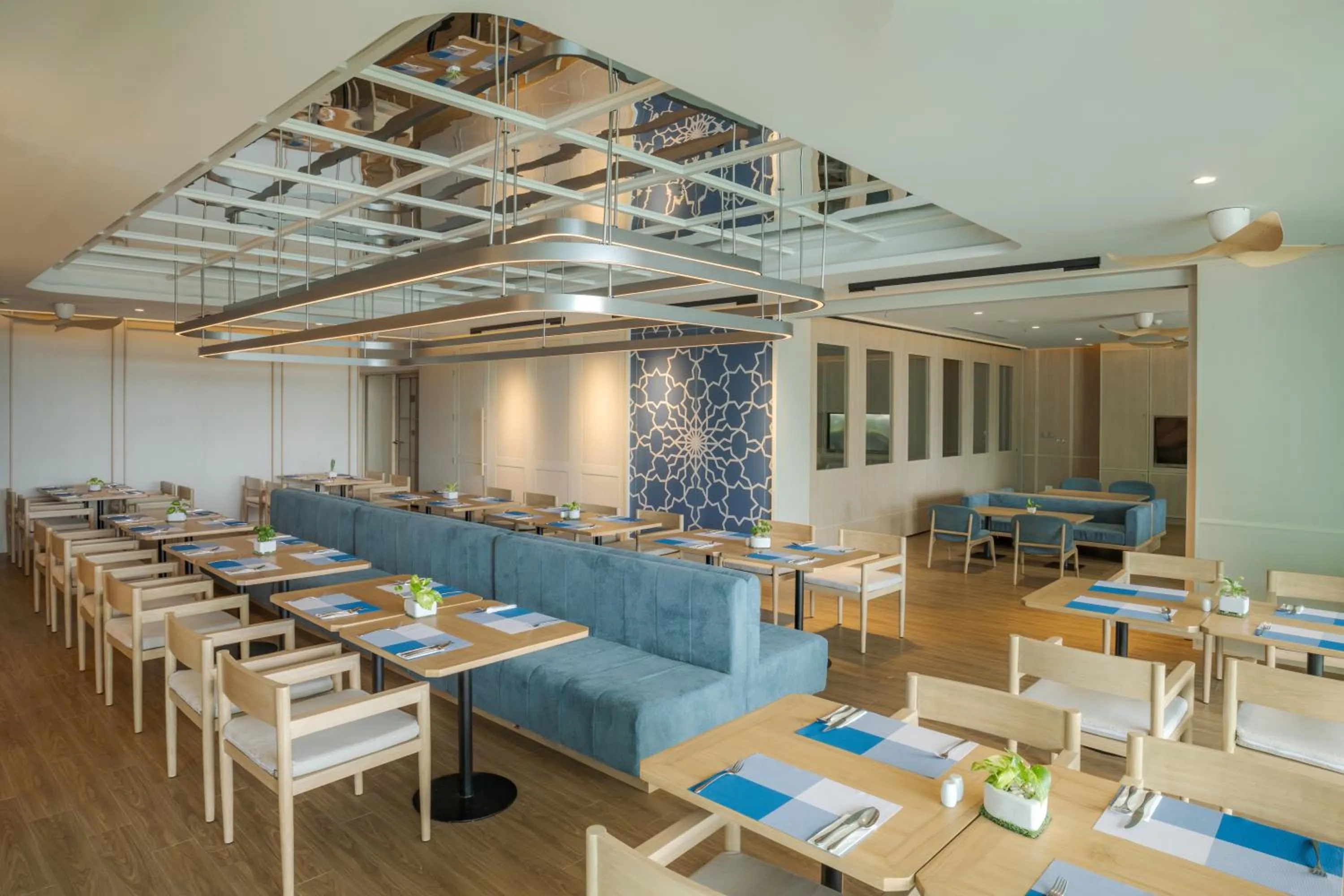 Restaurant/places to eat in The Yama Hotel Phuket