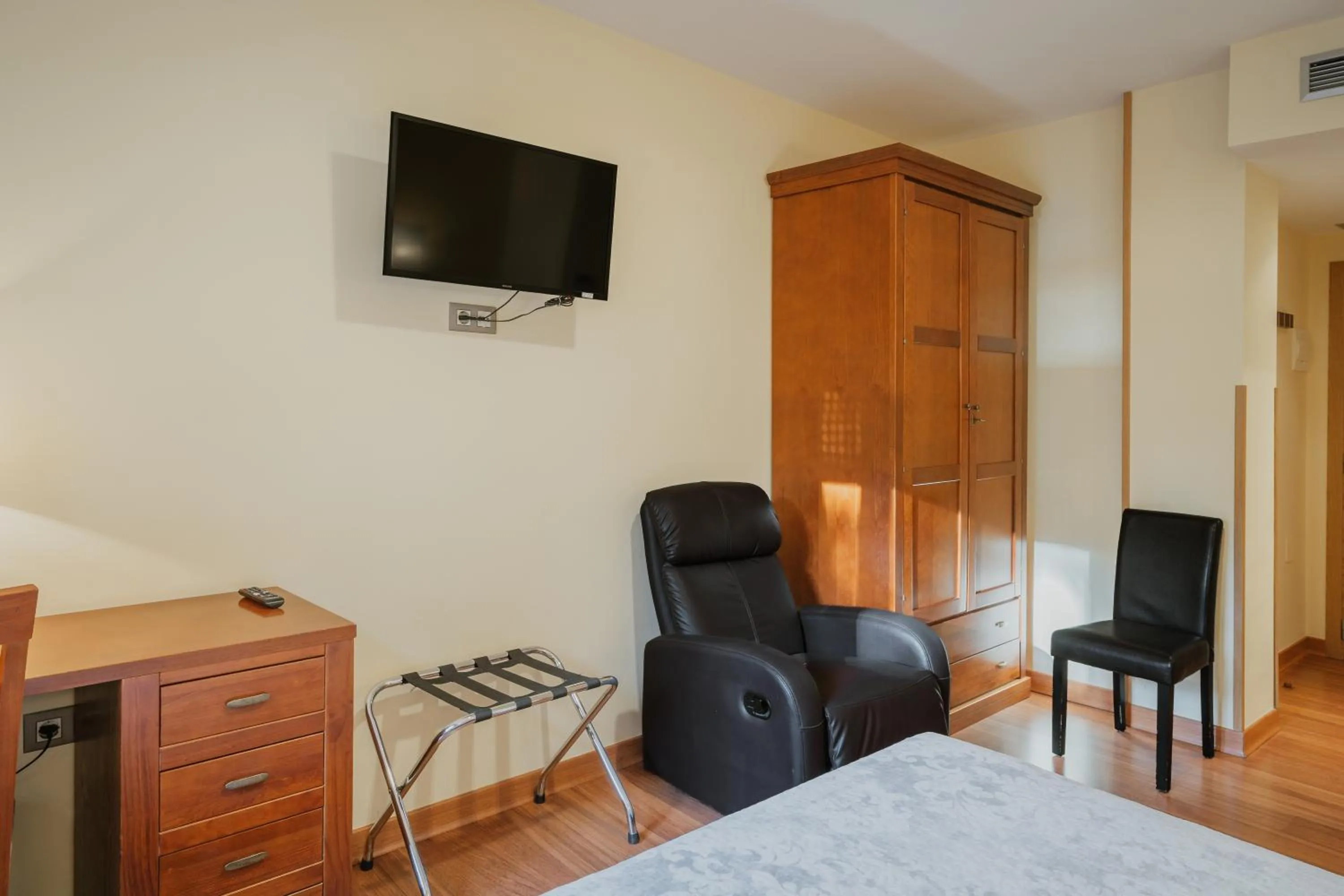 Bed in Hotel Reina Isabel