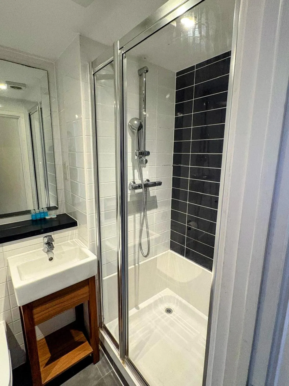 Shower in City Continental London Kensington