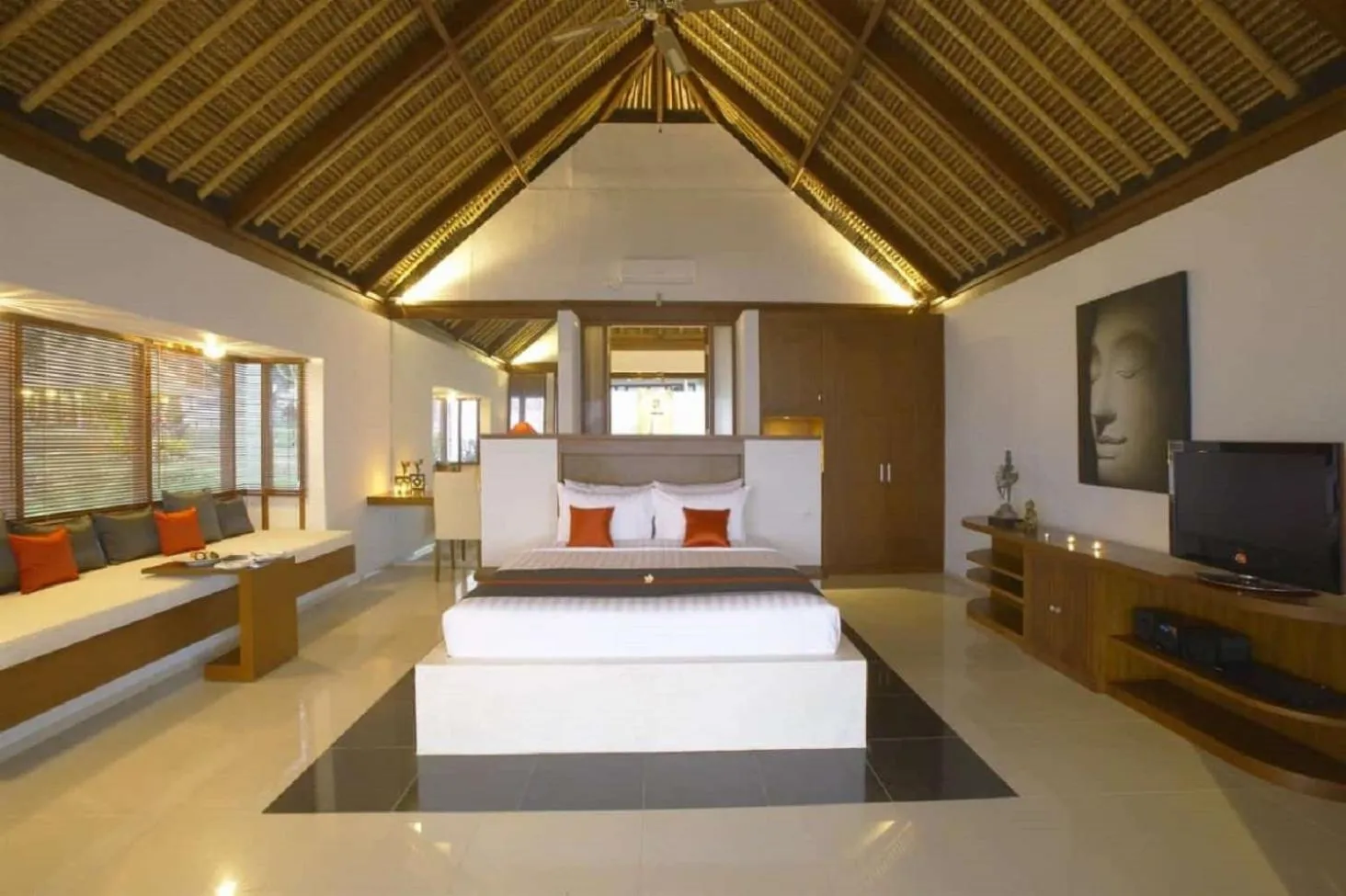Communal lounge/ TV room, Bed in Siddhartha Oceanfront Resort & Spa Bali