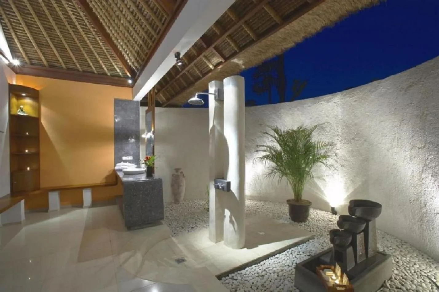 Bathroom in Siddhartha Oceanfront Resort & Spa Bali