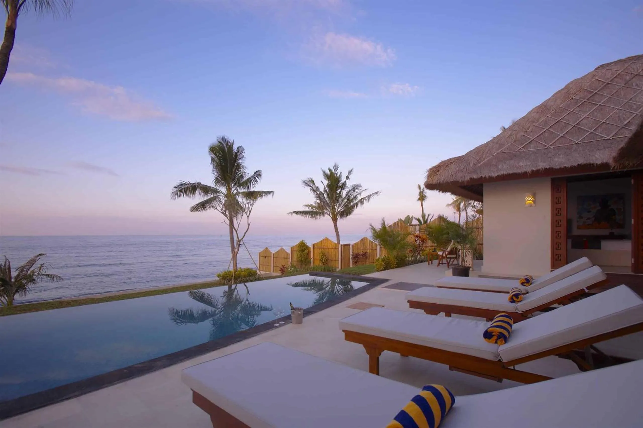 Swimming pool in Siddhartha Oceanfront Resort & Spa Bali
