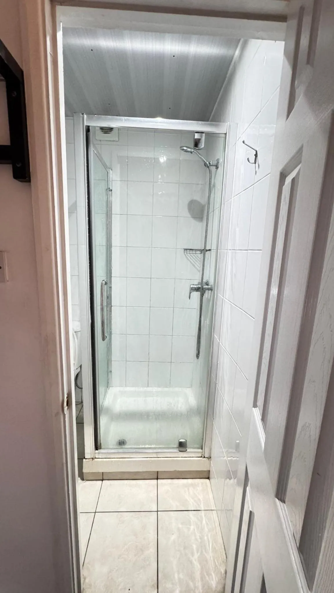 Shower in Earls Court Hotel