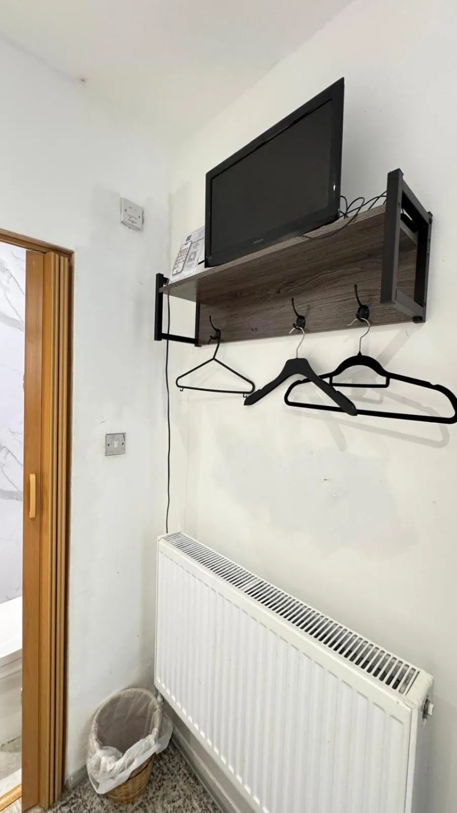 TV and multimedia in Earls Court Hotel