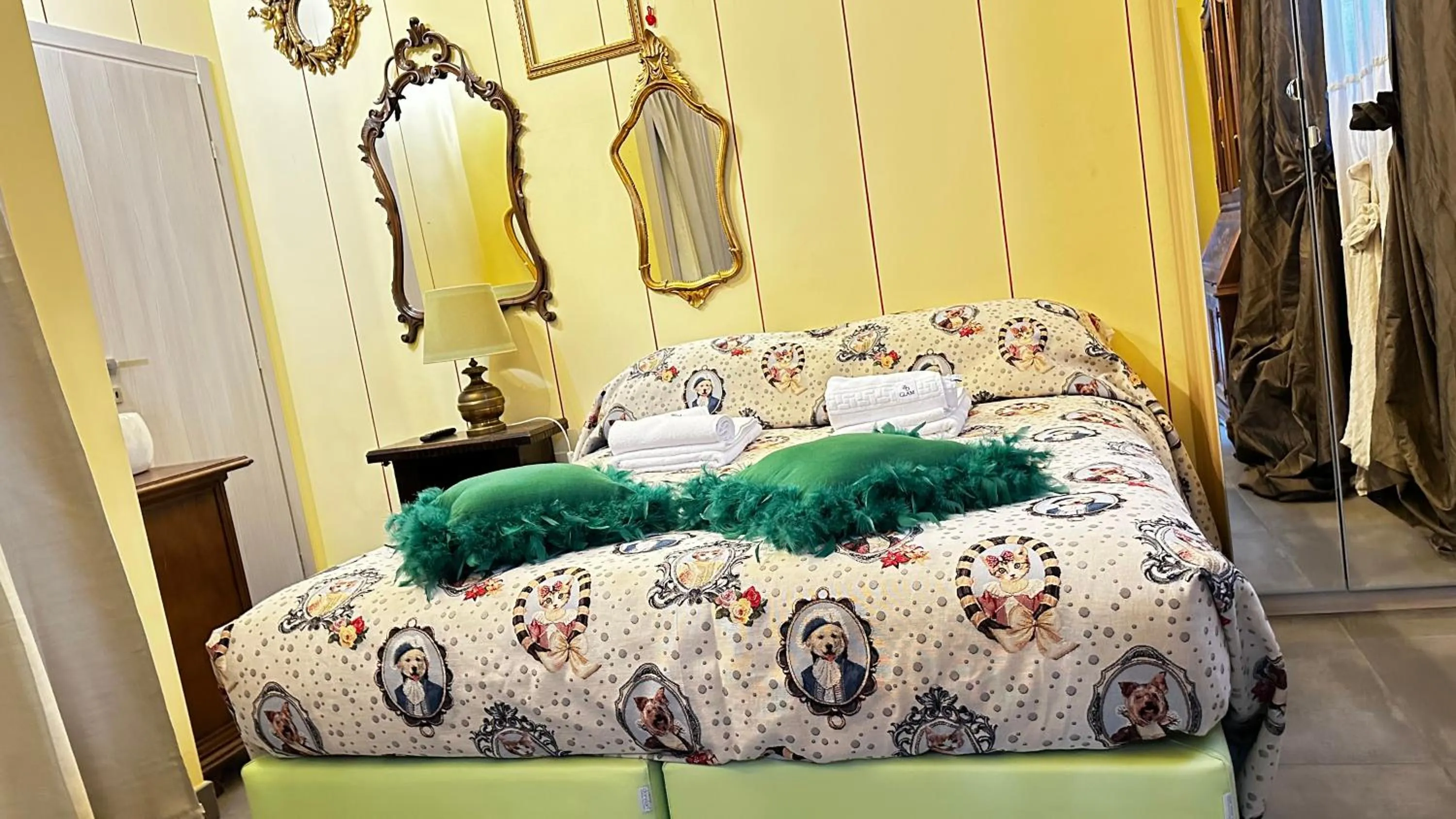 Double or Twin Room with Shower in AB Suite Bohèmien B&B