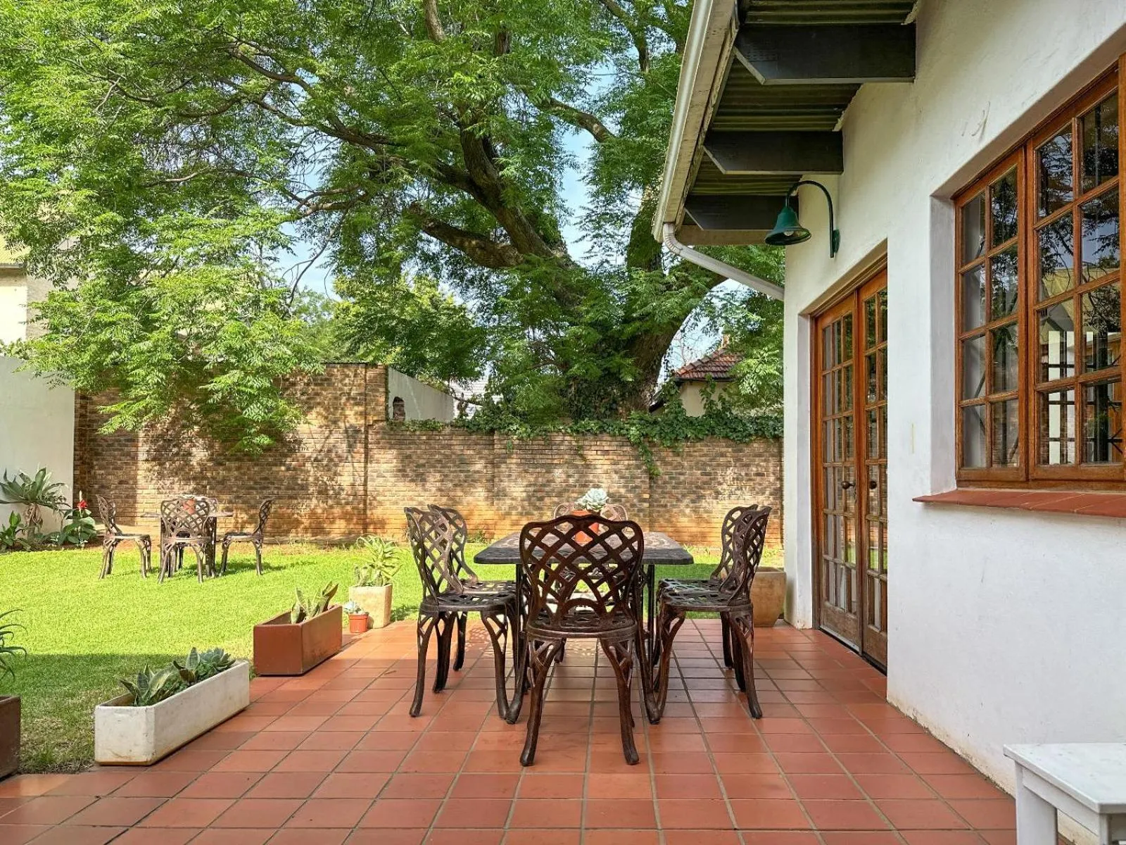 Patio in Park Gables Loftus