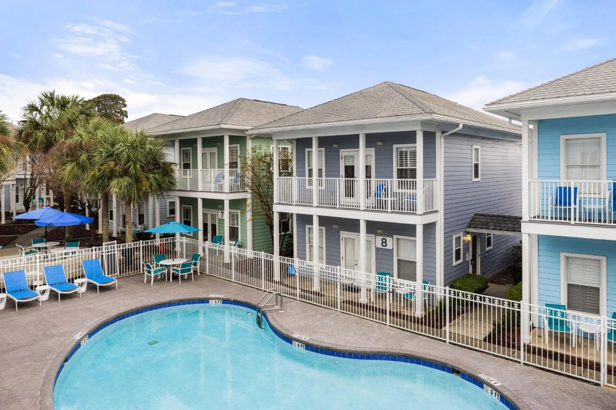 Swimming pool in Club Wyndham Beach Street Cottages