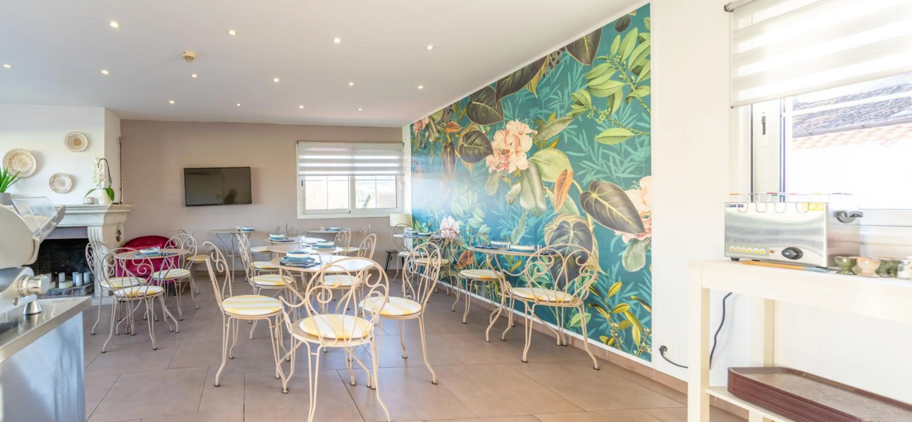 Breakfast in Hôtel CASABELLA Cannes Mouans Sartoux