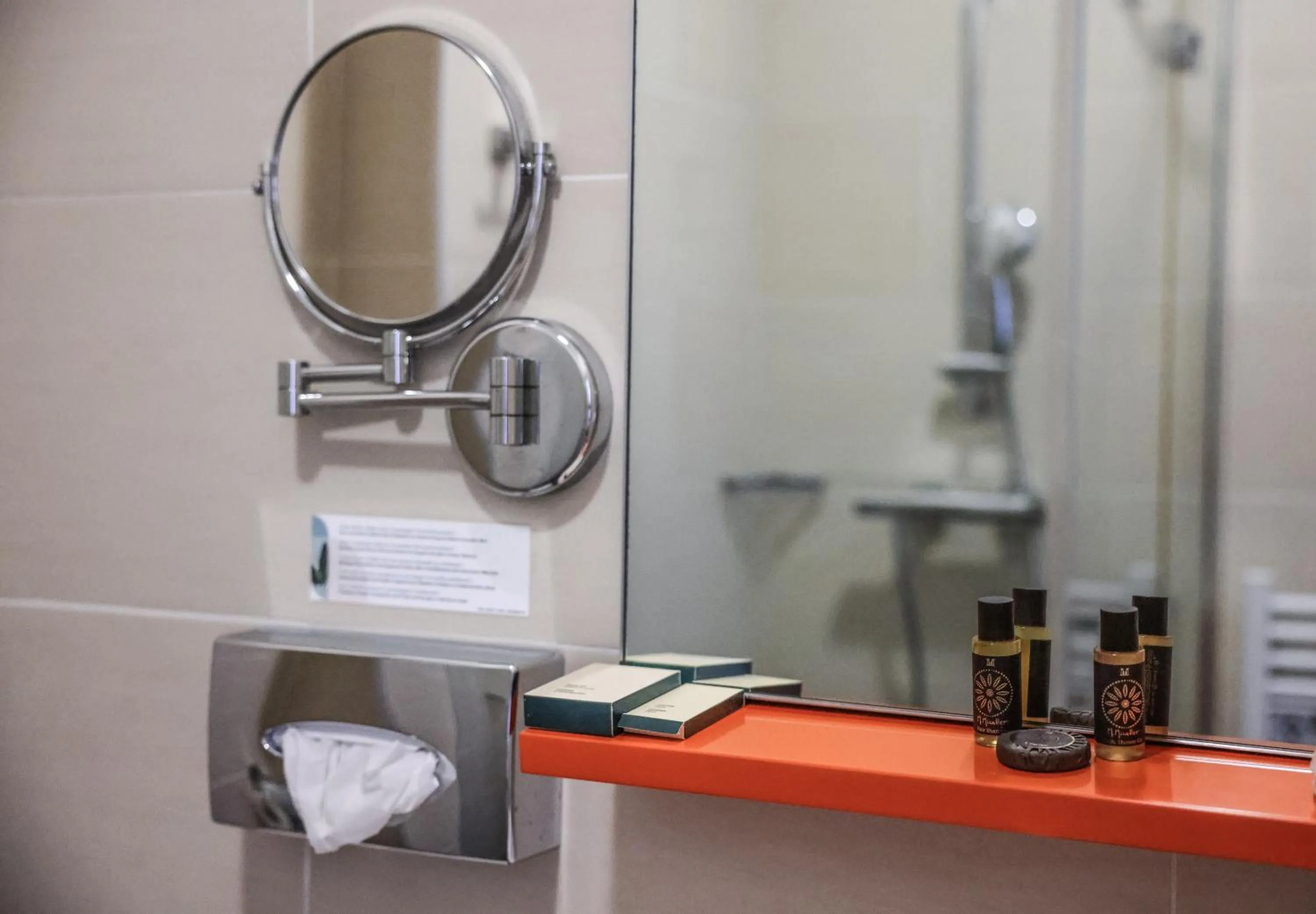 Bathroom in Hôtel CASABELLA Cannes Mouans Sartoux