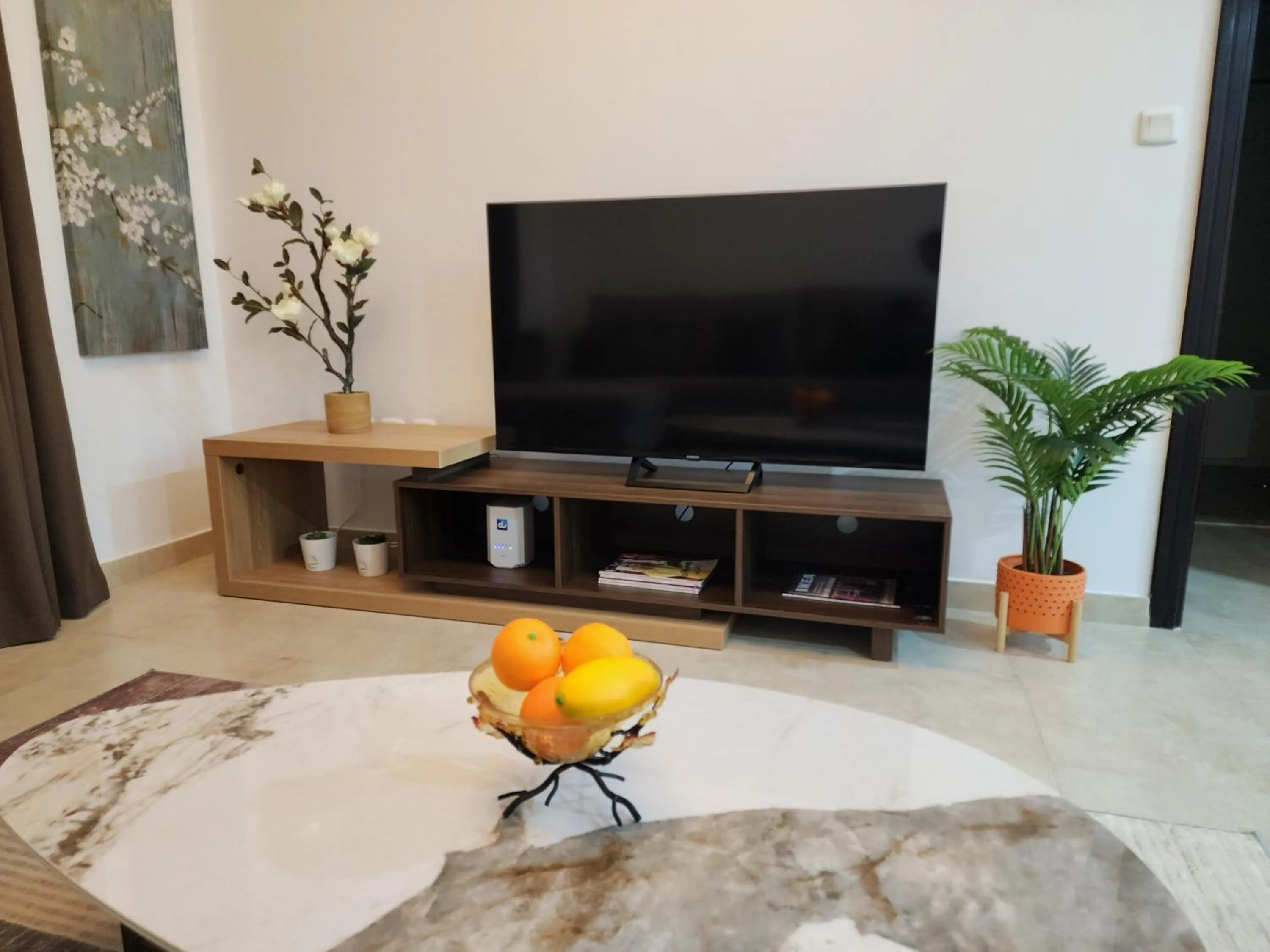 Communal lounge/ TV room in Preatoni Tower - JLT by Golden Casa