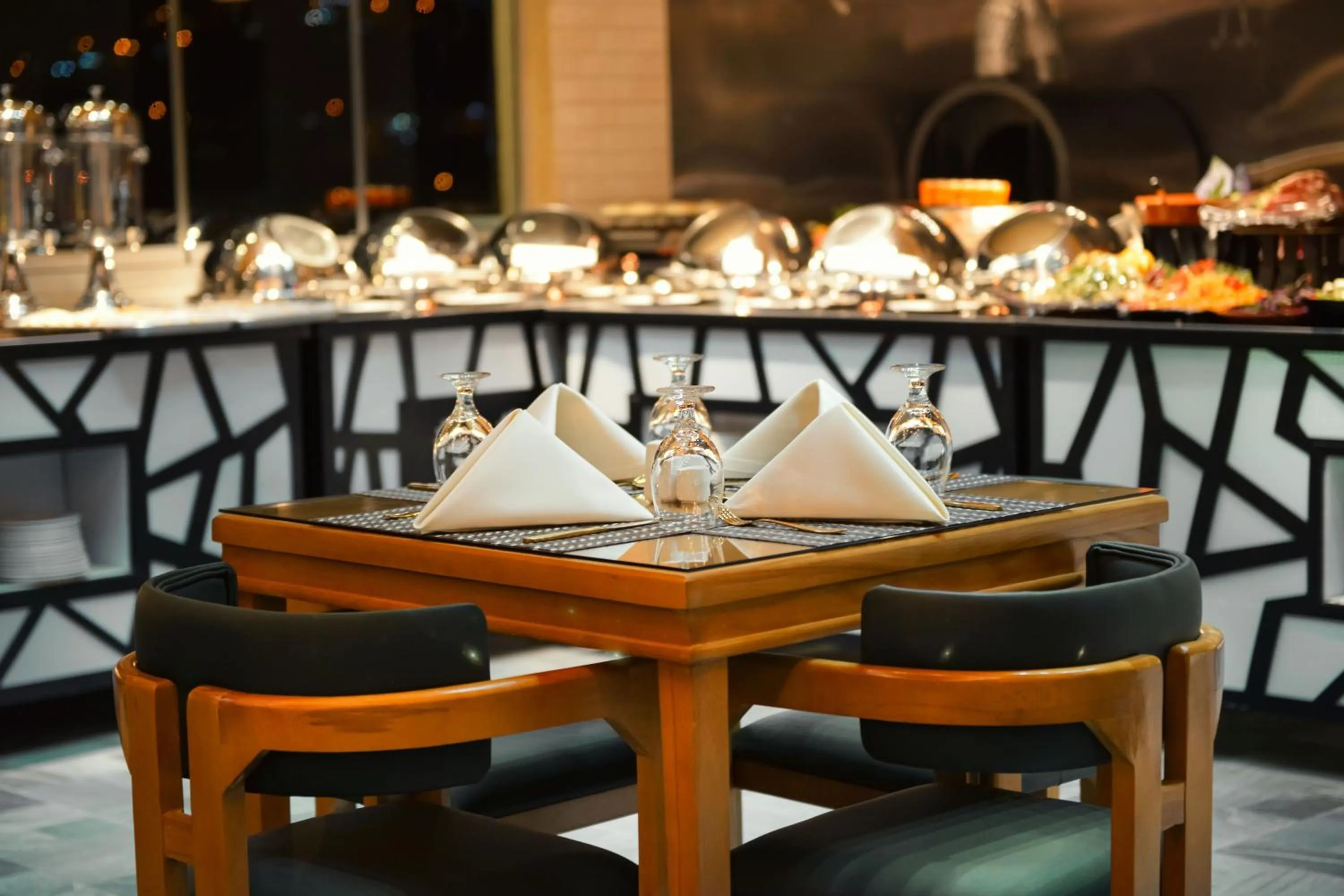 Restaurant/places to eat in Petra Bermudez Hotel