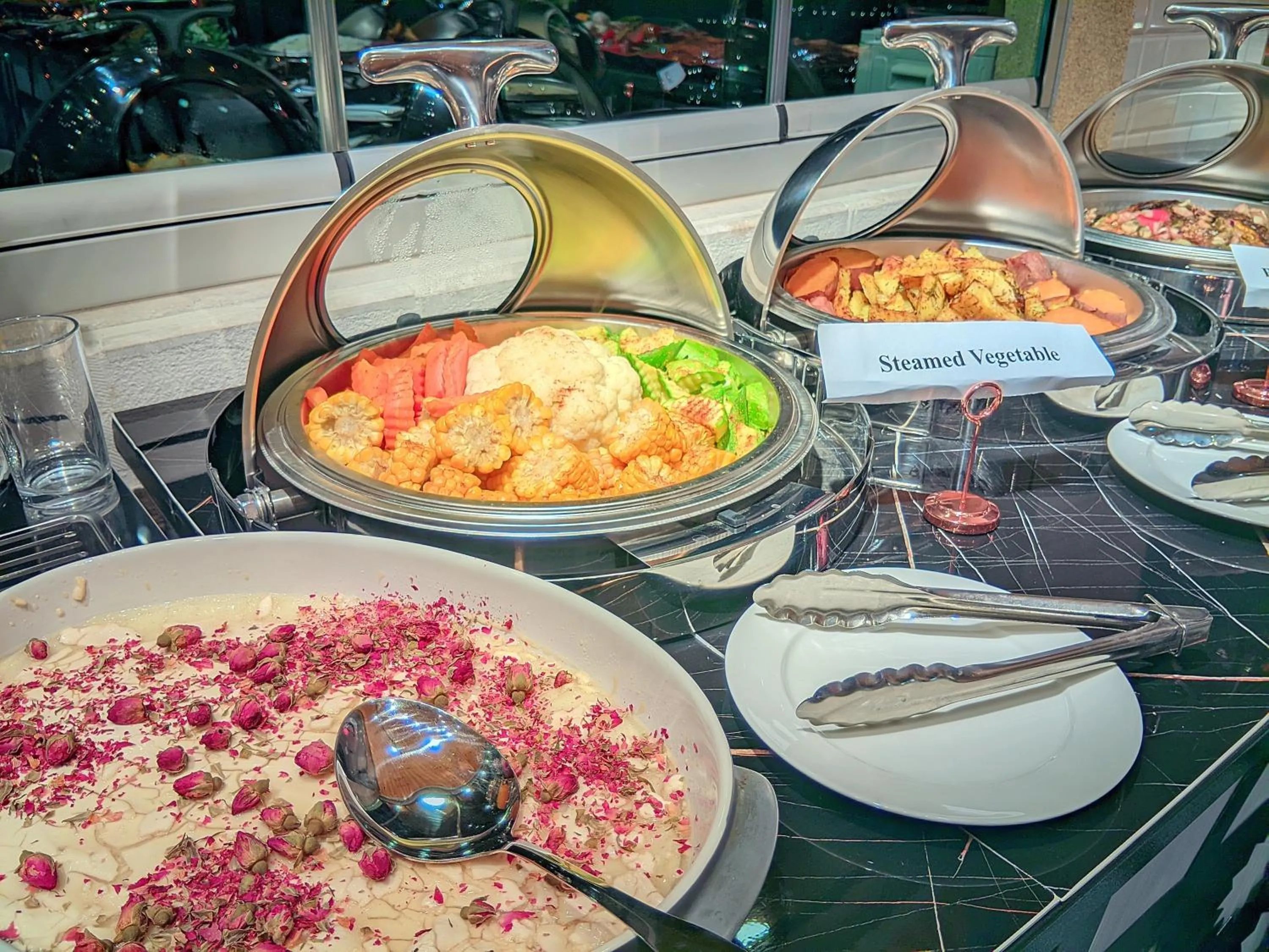 Food and drinks in Petra Bermudez Hotel