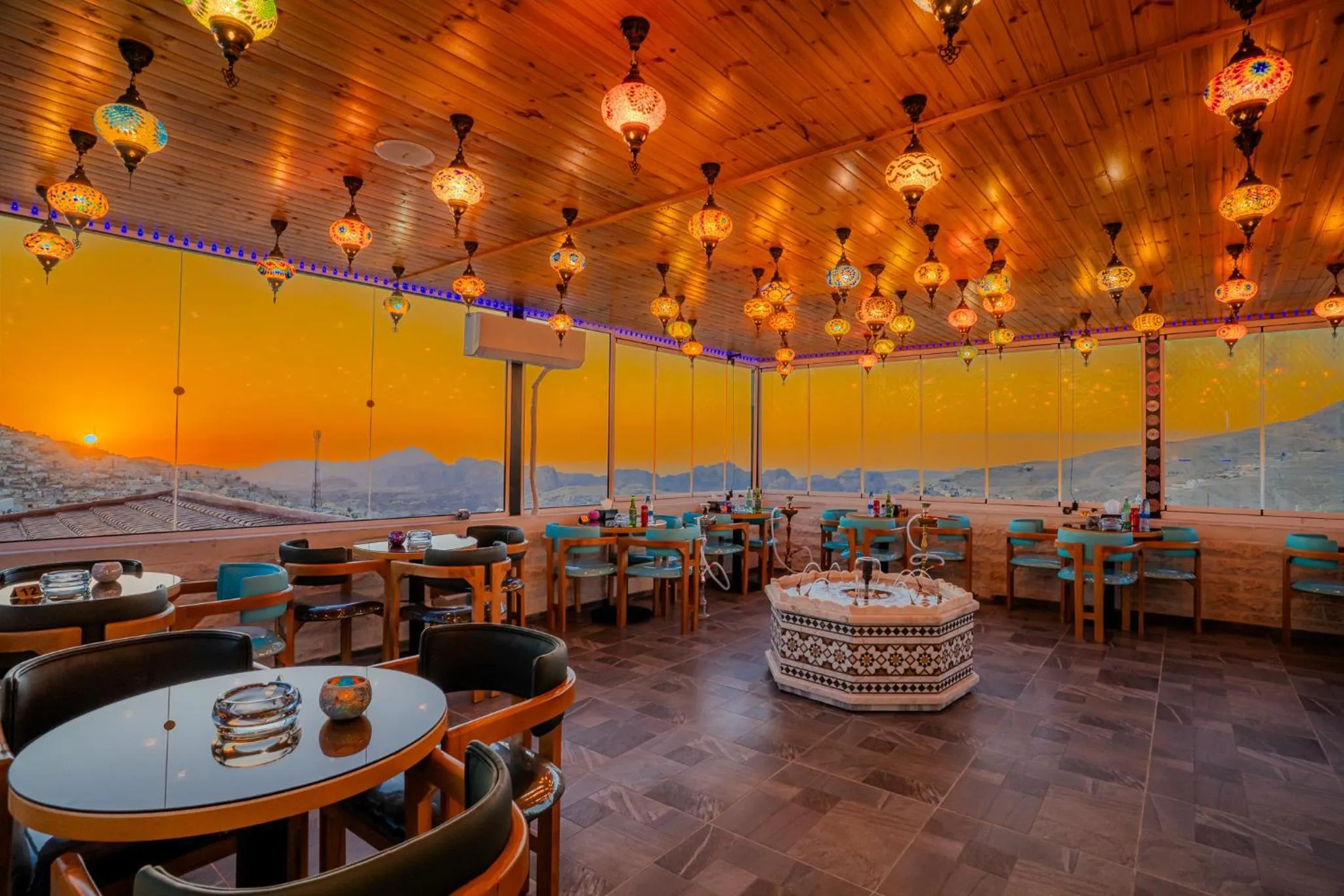 Restaurant/places to eat in Petra Bermudez Hotel