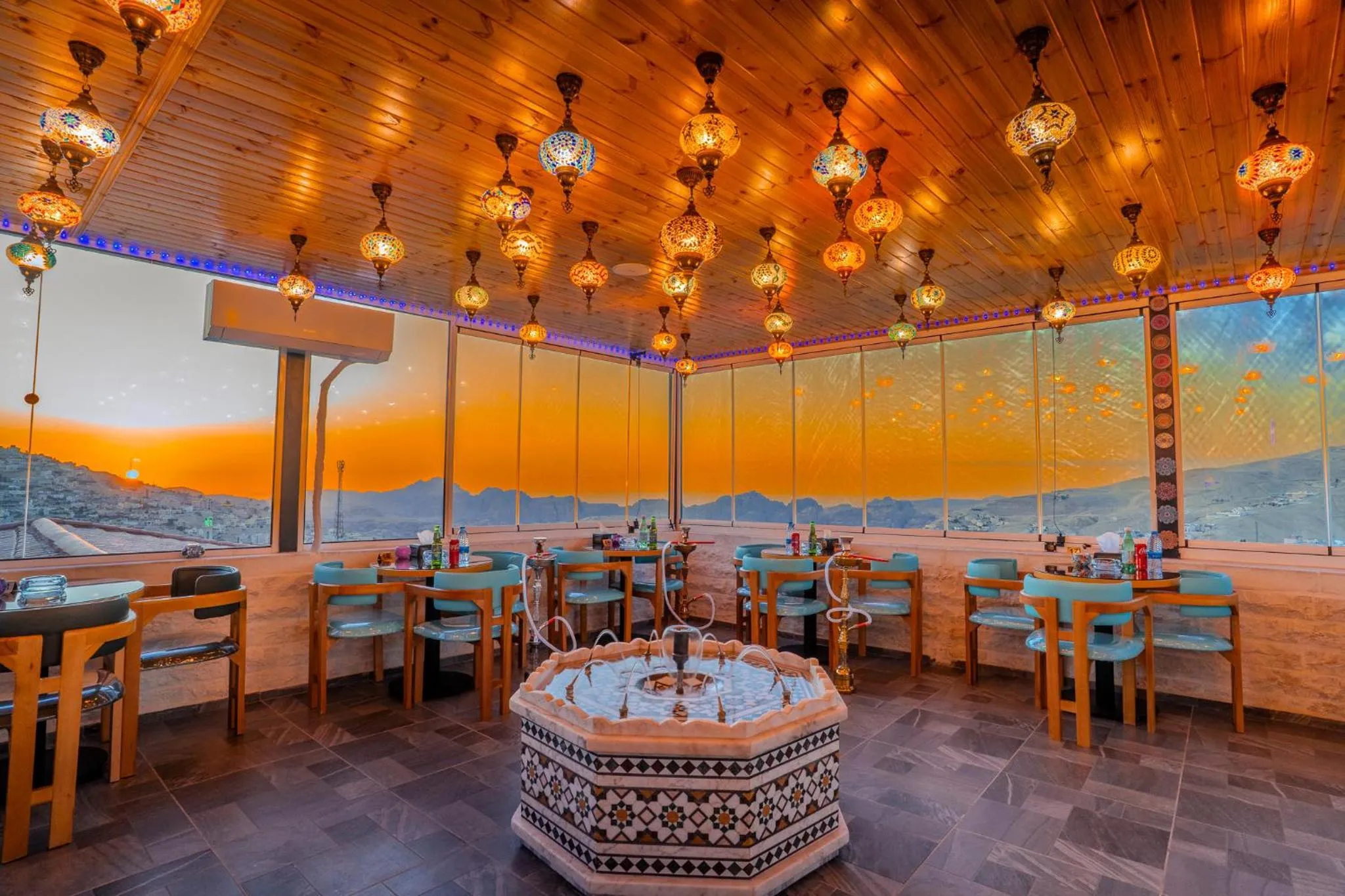 Restaurant/places to eat in Petra Bermudez Hotel