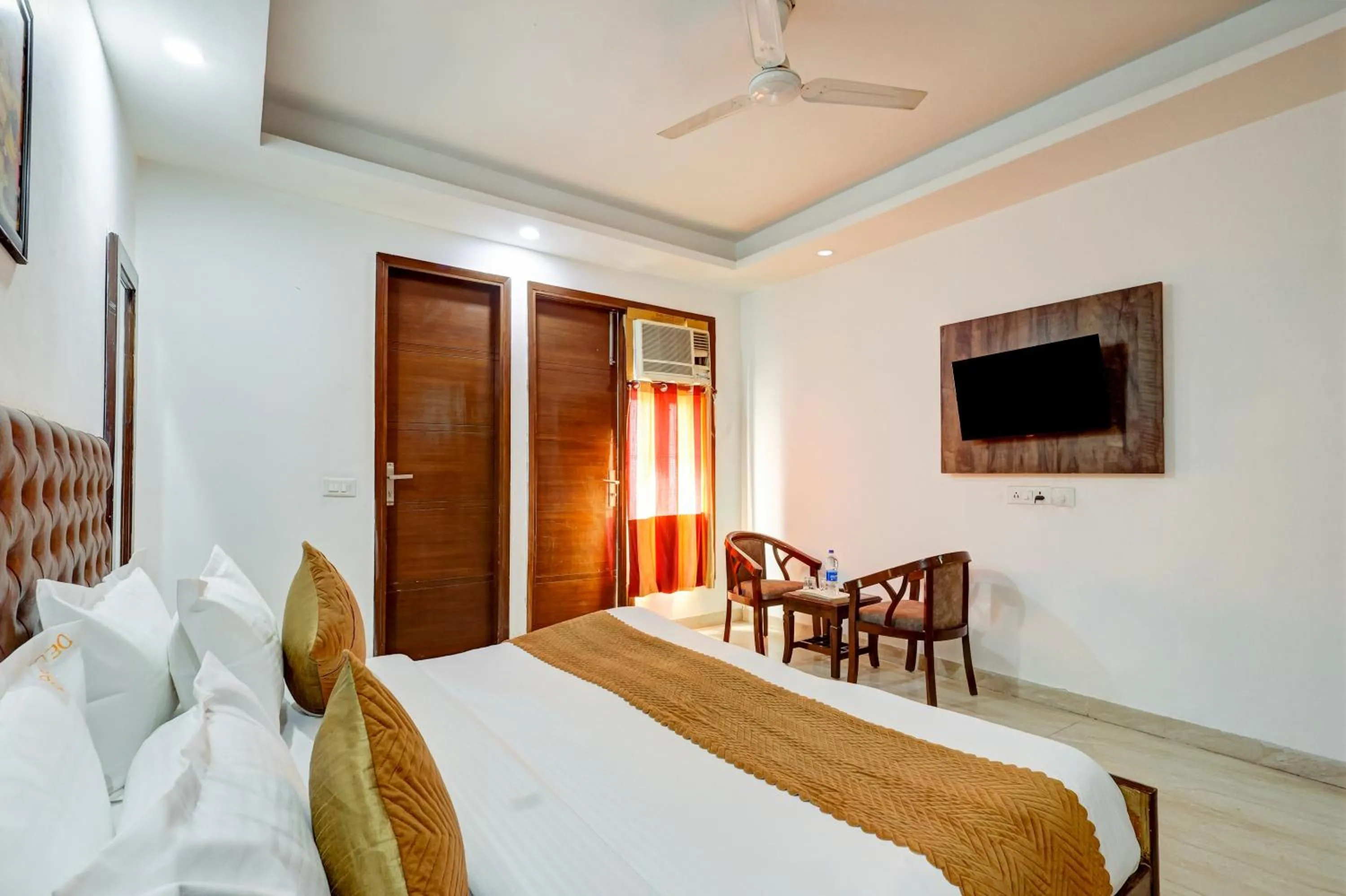 Bed in Mauryan Elite Hotel Qutab Minar Metro Station