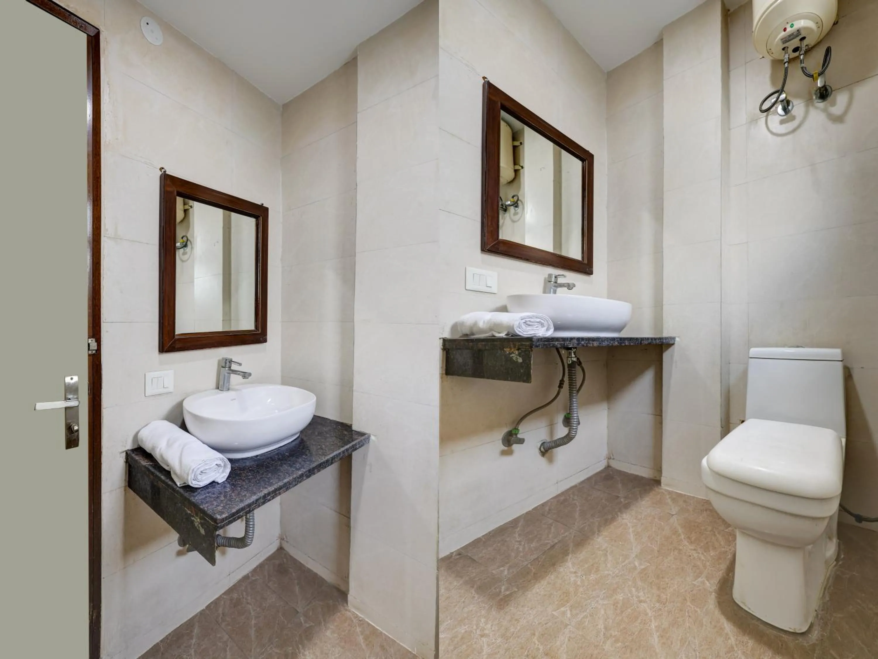 Toilet in Mauryan Elite Hotel Qutab Minar Metro Station