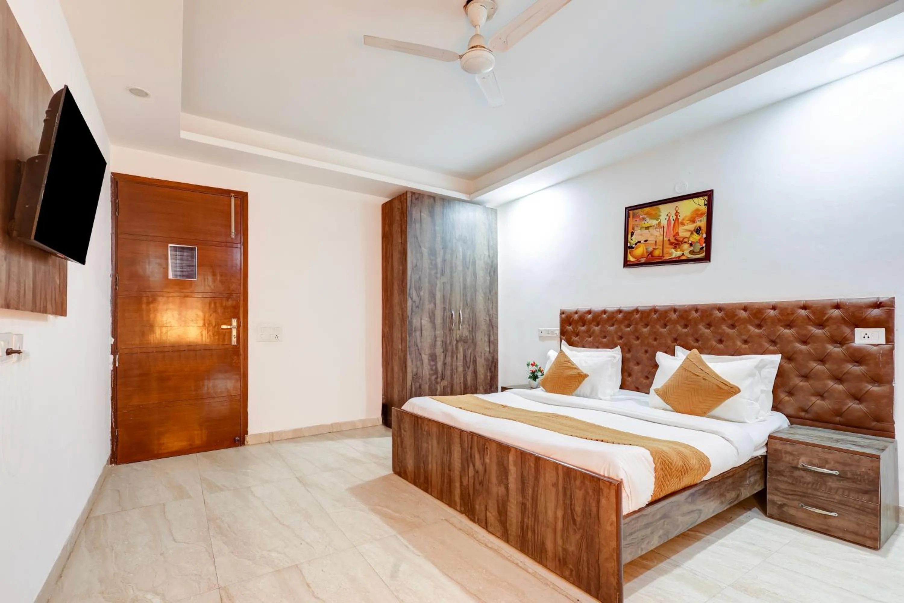 Bed in Mauryan Elite Hotel Qutab Minar Metro Station