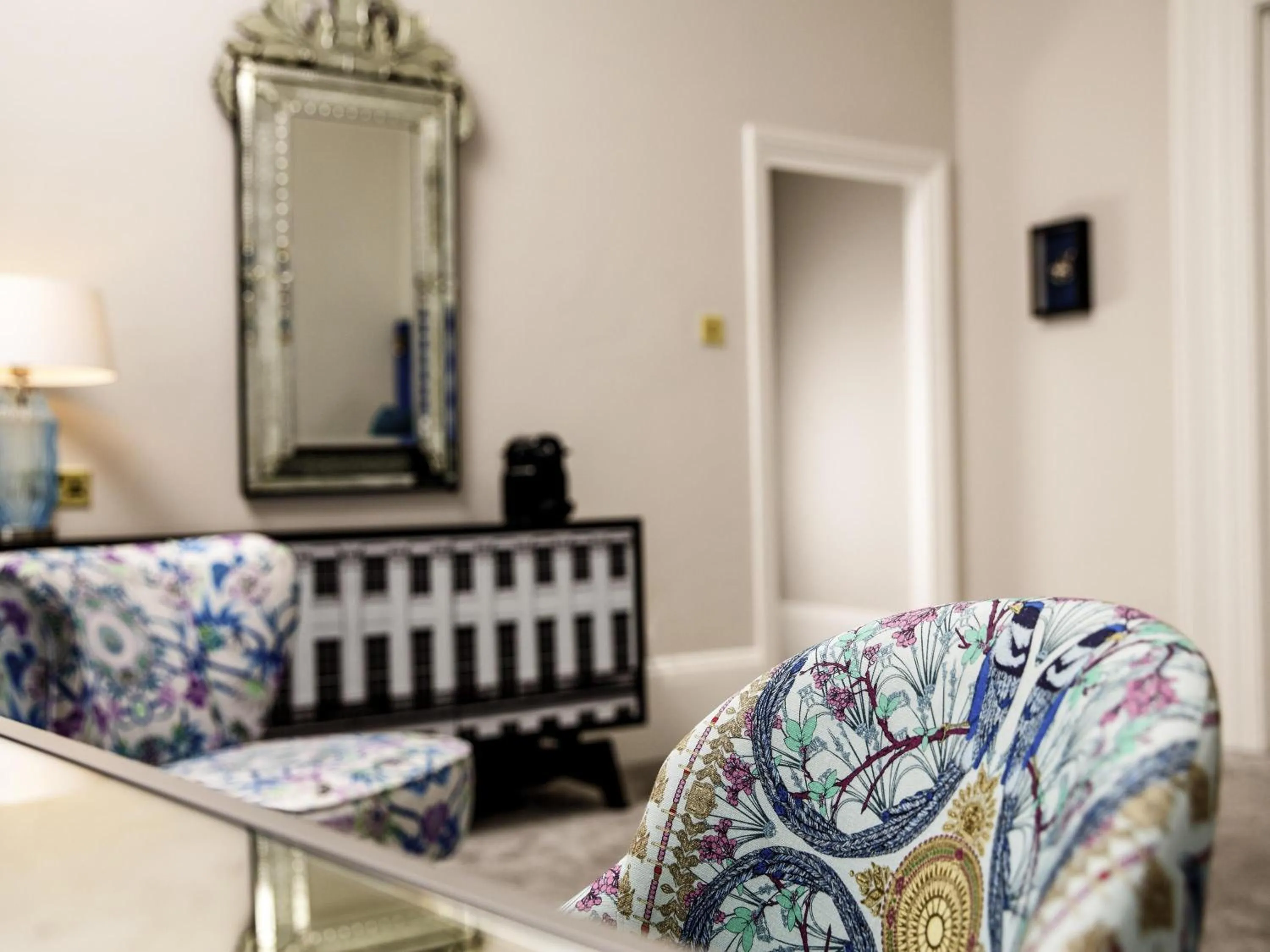 Bedroom in Mercure Brighton Seafront Hotel