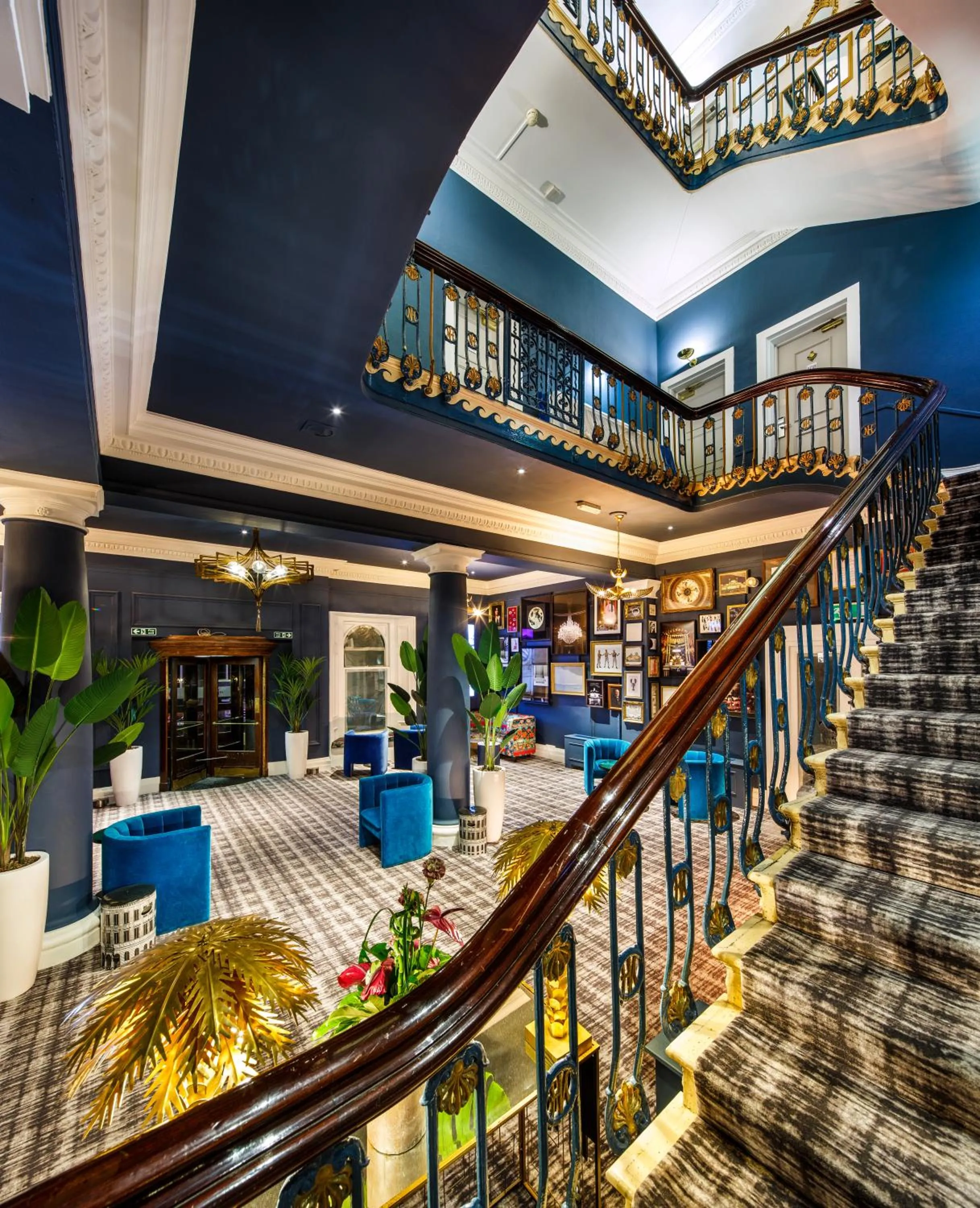 Lobby or reception in Mercure Brighton Seafront Hotel