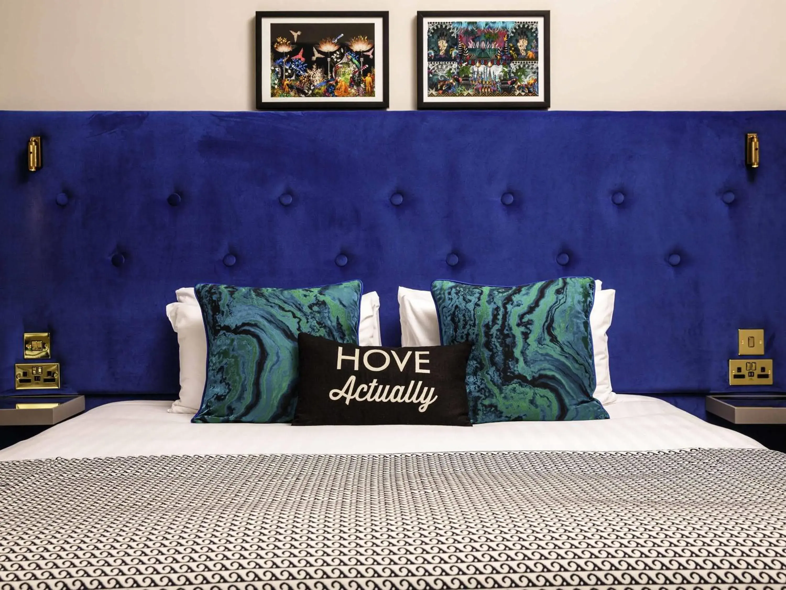 Bedroom, Bed in Mercure Brighton Seafront Hotel Bedroom, Bed in Mercure Brighton Seafront Hotel