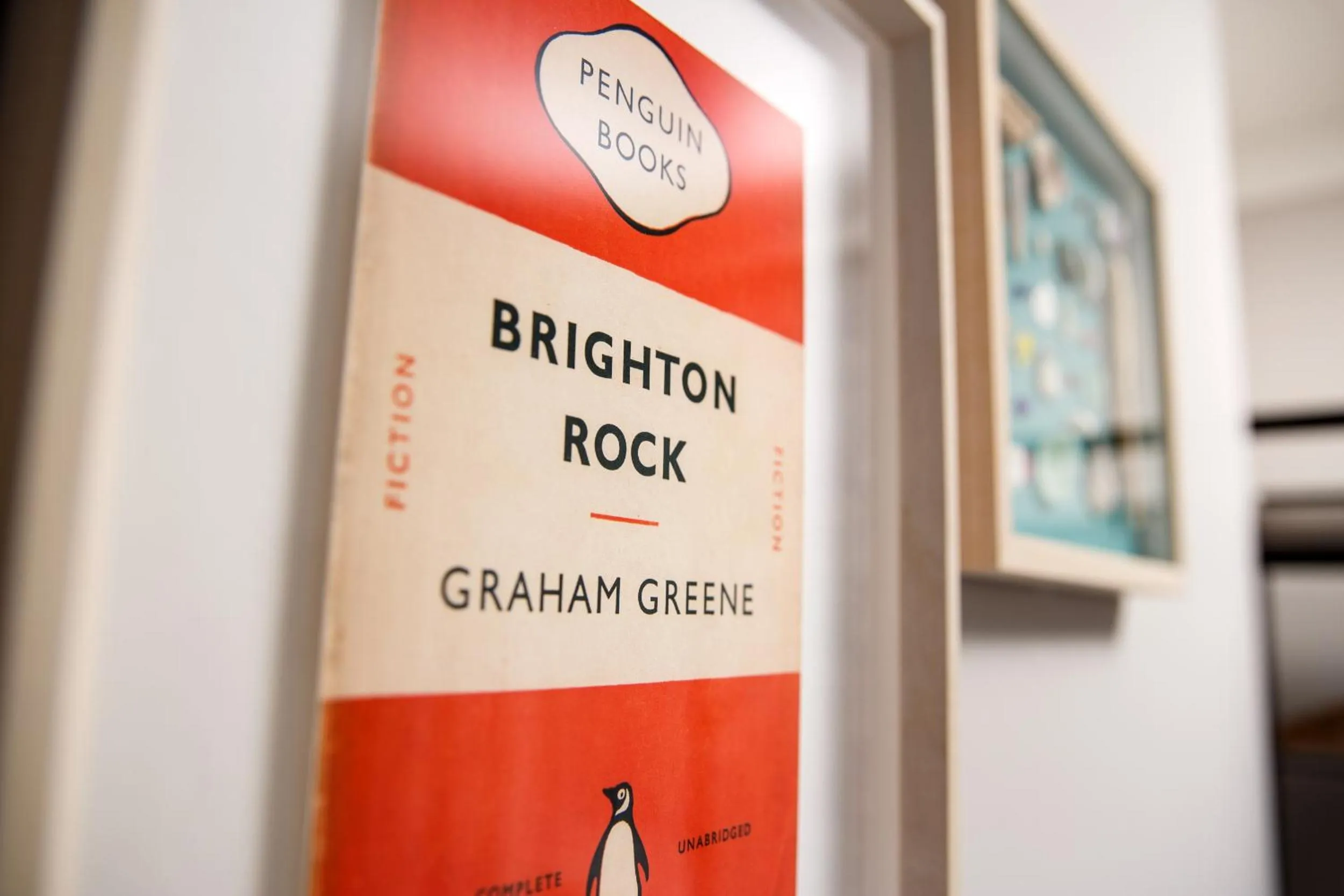 Bedroom in Mercure Brighton Seafront Hotel