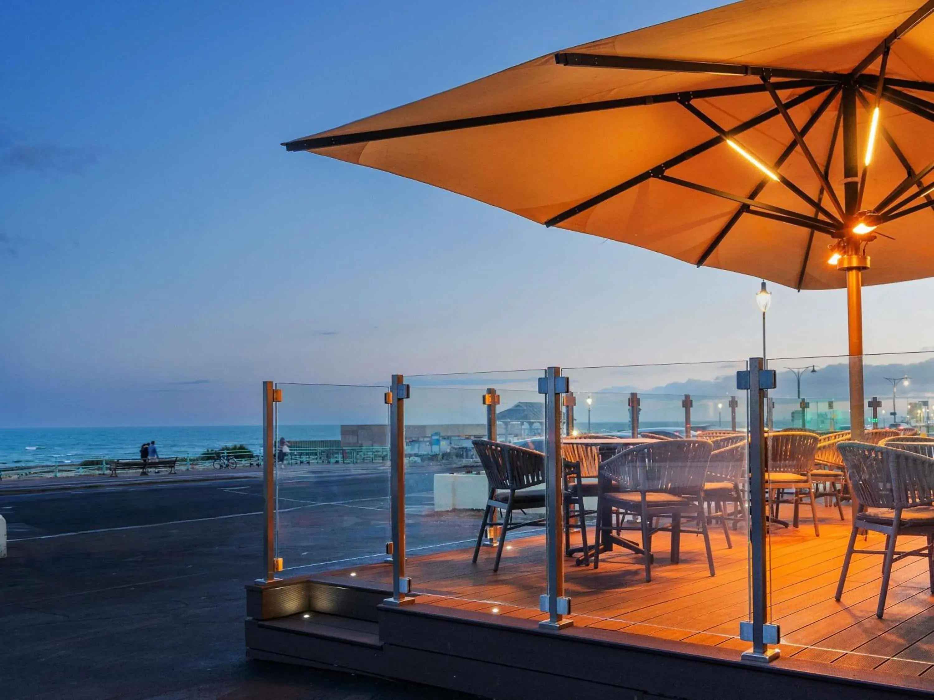 Restaurant/places to eat in Mercure Brighton Seafront Hotel Restaurant/places to eat in Mercure Brighton Seafront Hotel