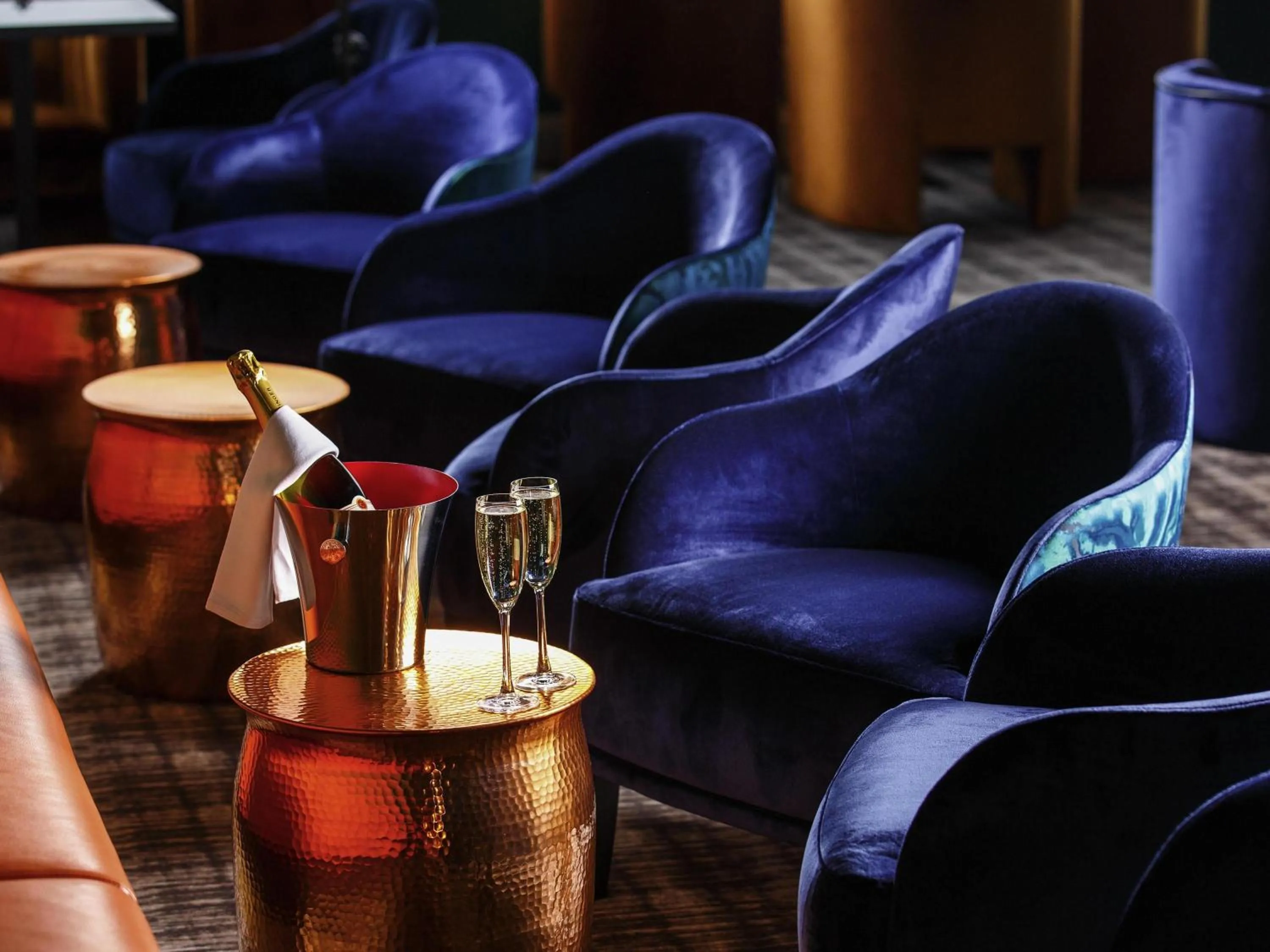 Lounge or bar in Mercure Brighton Seafront Hotel