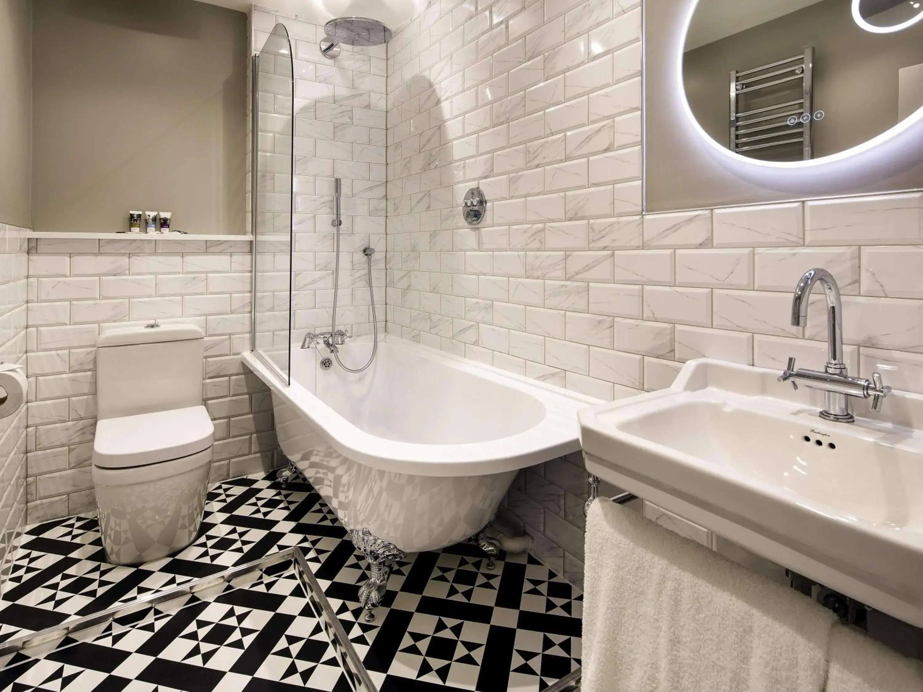 Bedroom in Mercure Brighton Seafront Hotel Bedroom in Mercure Brighton Seafront Hotel