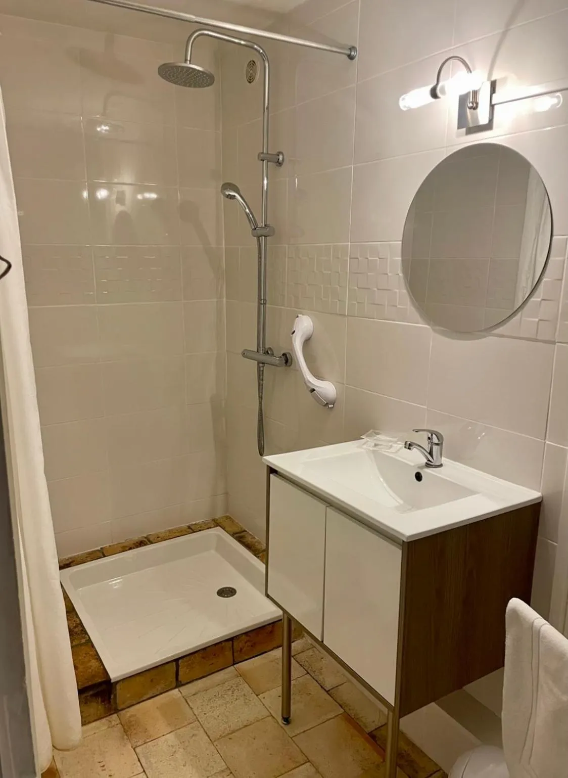 Shower in La Balastière