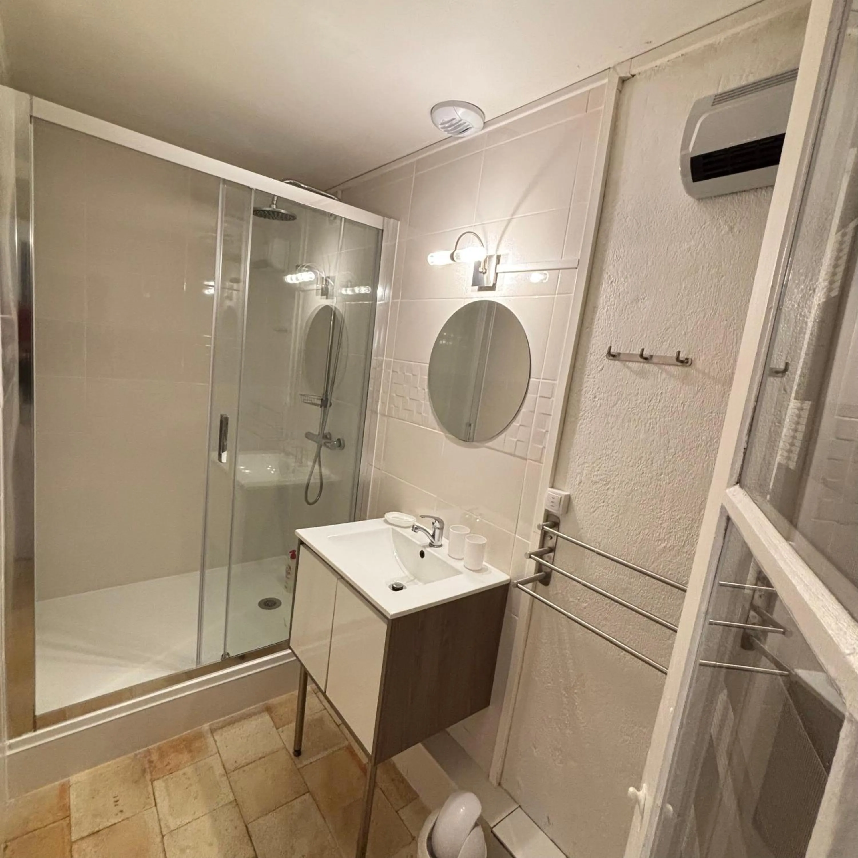 Shower in La Balastière