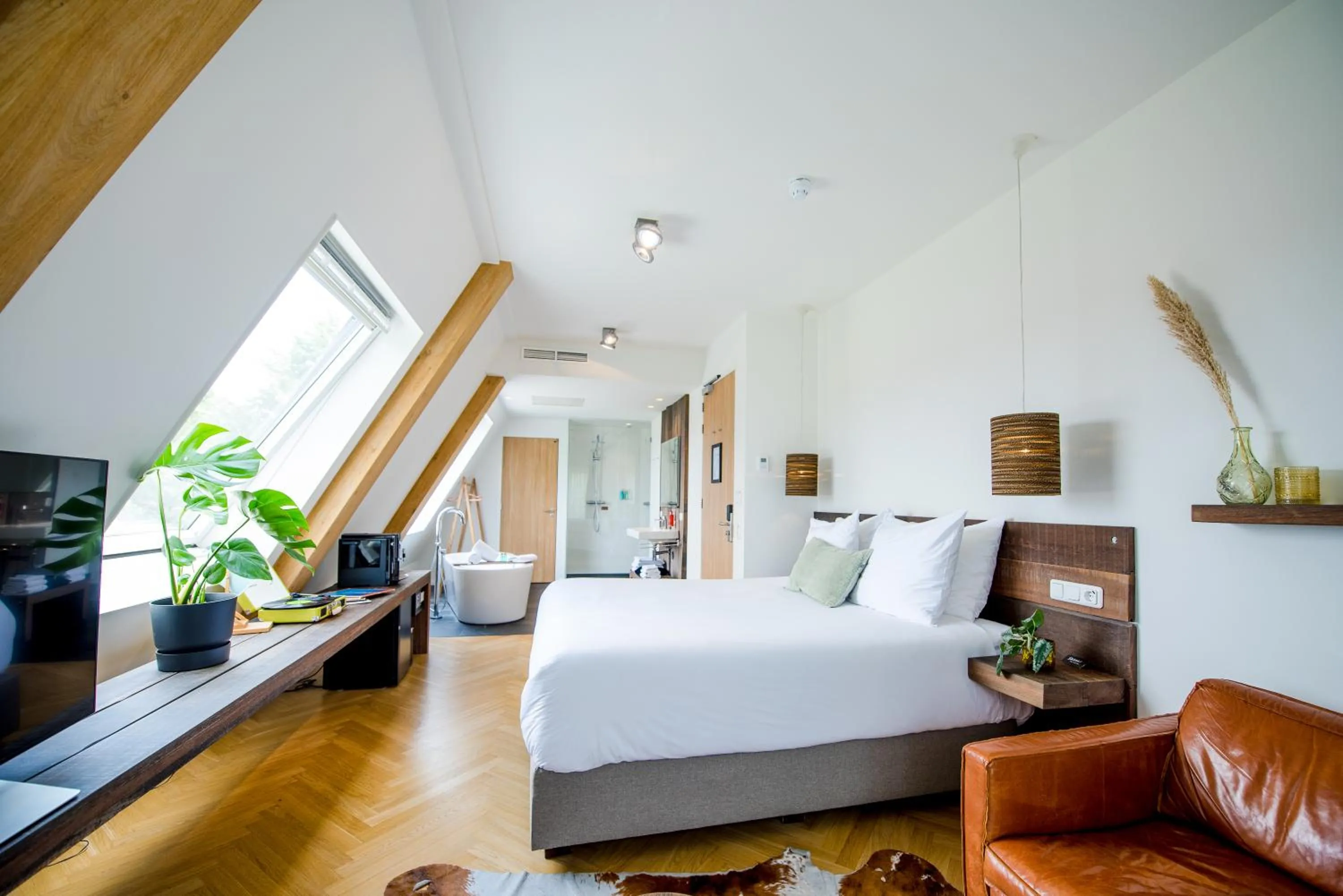 Photo of the whole room, Bed in Van Heeckeren Hotel