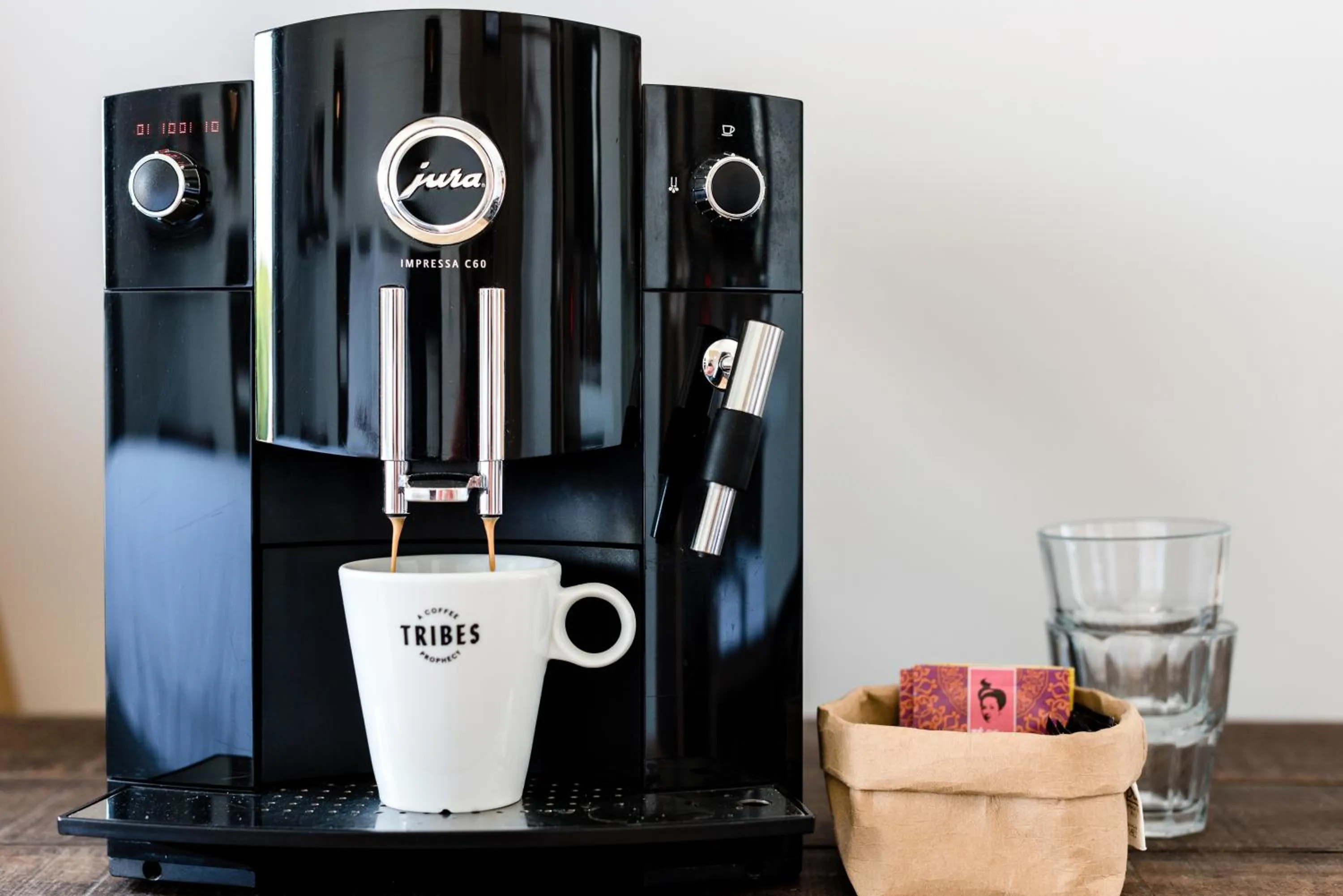 Coffee/tea facilities in Van Heeckeren Hotel
