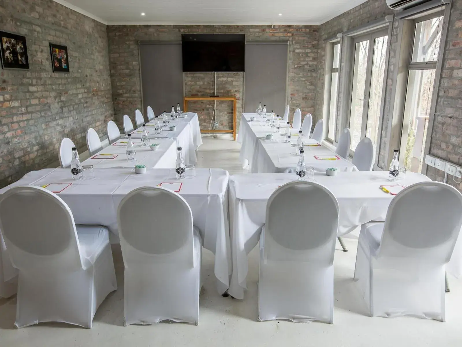 Business facilities in Old Mac Daddy Business facilities in Old Mac Daddy