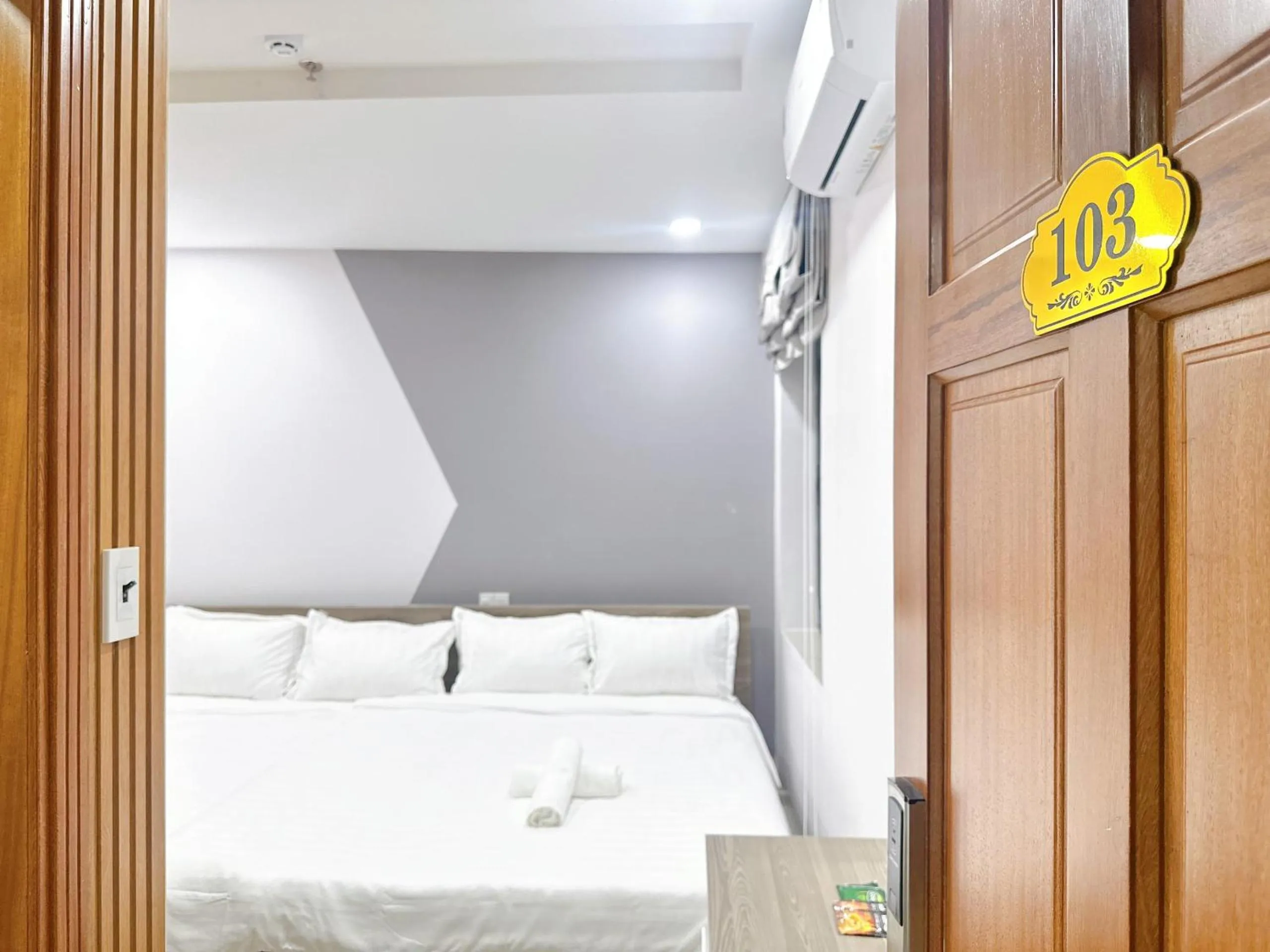 Bed in Milanesa Hotel and Apartment