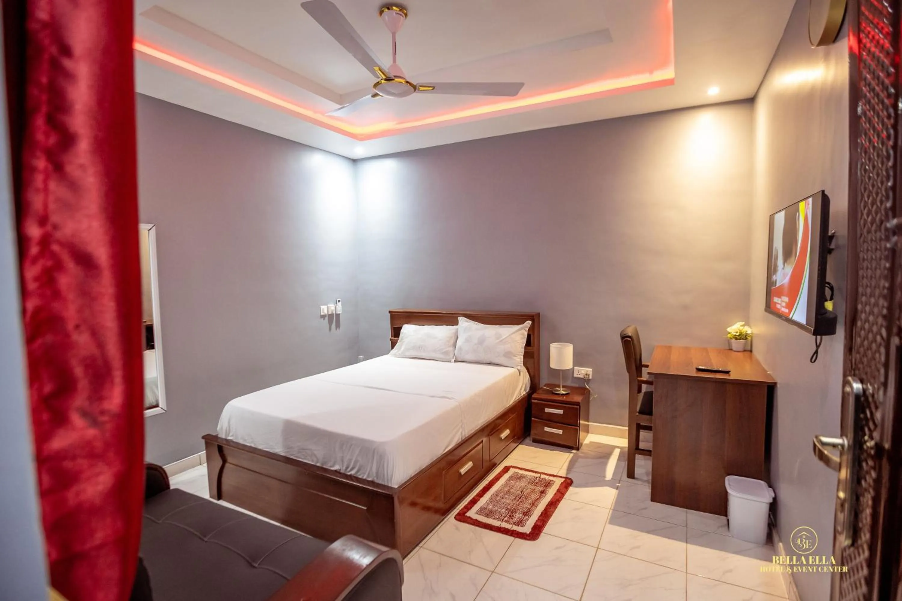 Bed in Bella Ella Hotel & Event Center