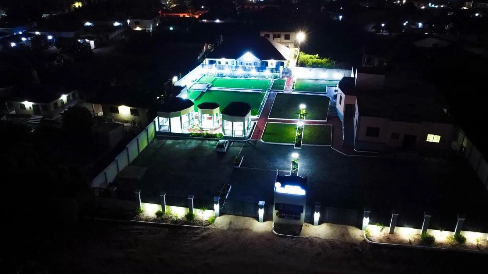 Property building in Bella Ella Hotel & Event Center