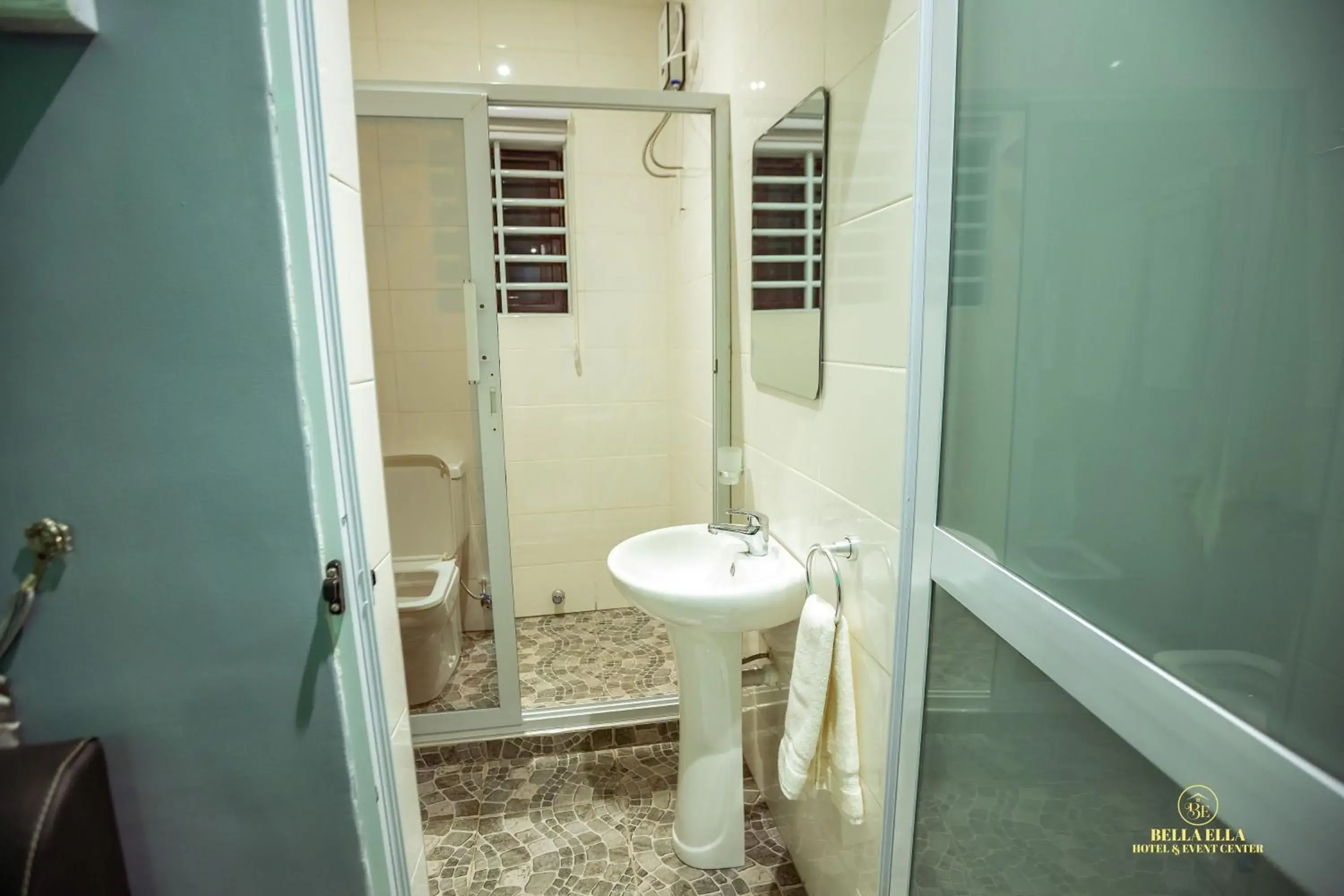 Deluxe Room in Bella Ella Hotel & Event Center Deluxe Room in Bella Ella Hotel & Event Center