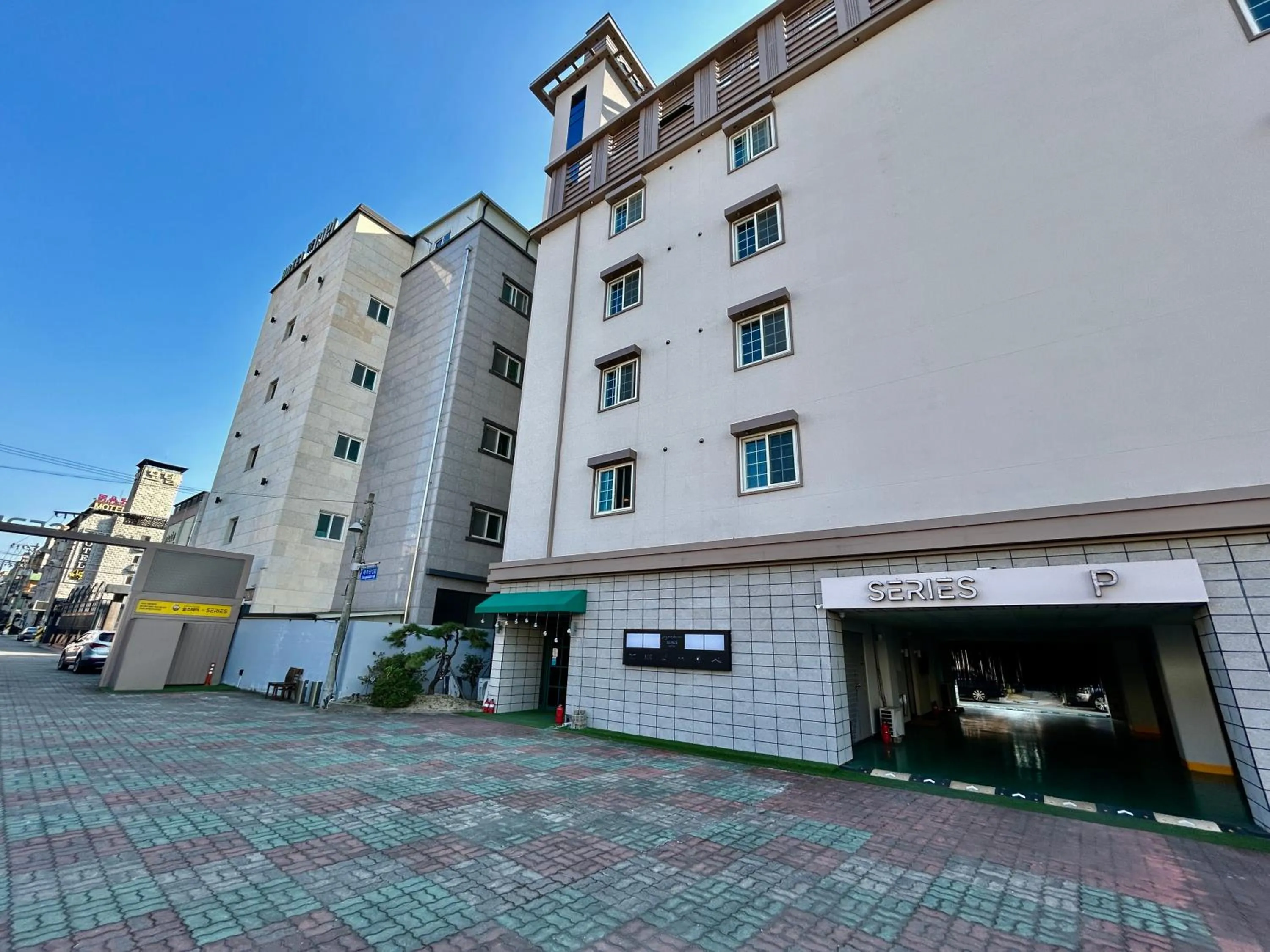 Series hotel