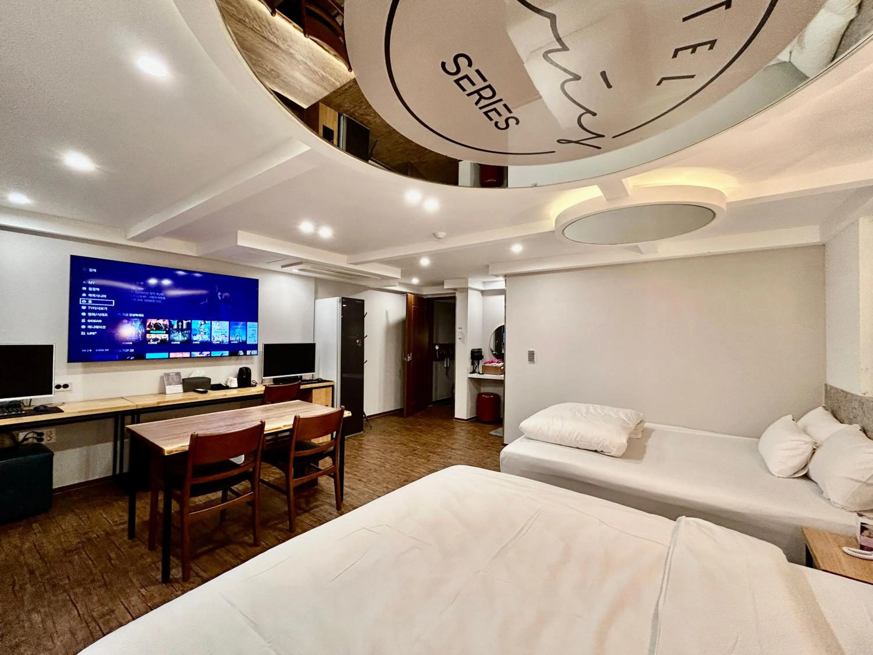 Bed in Series hotel