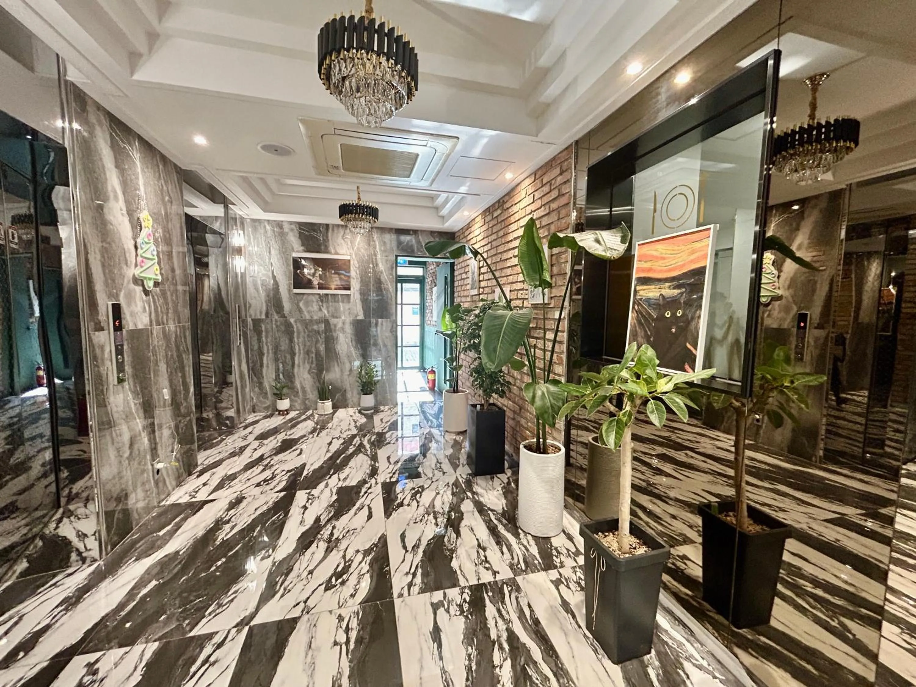 Series hotel