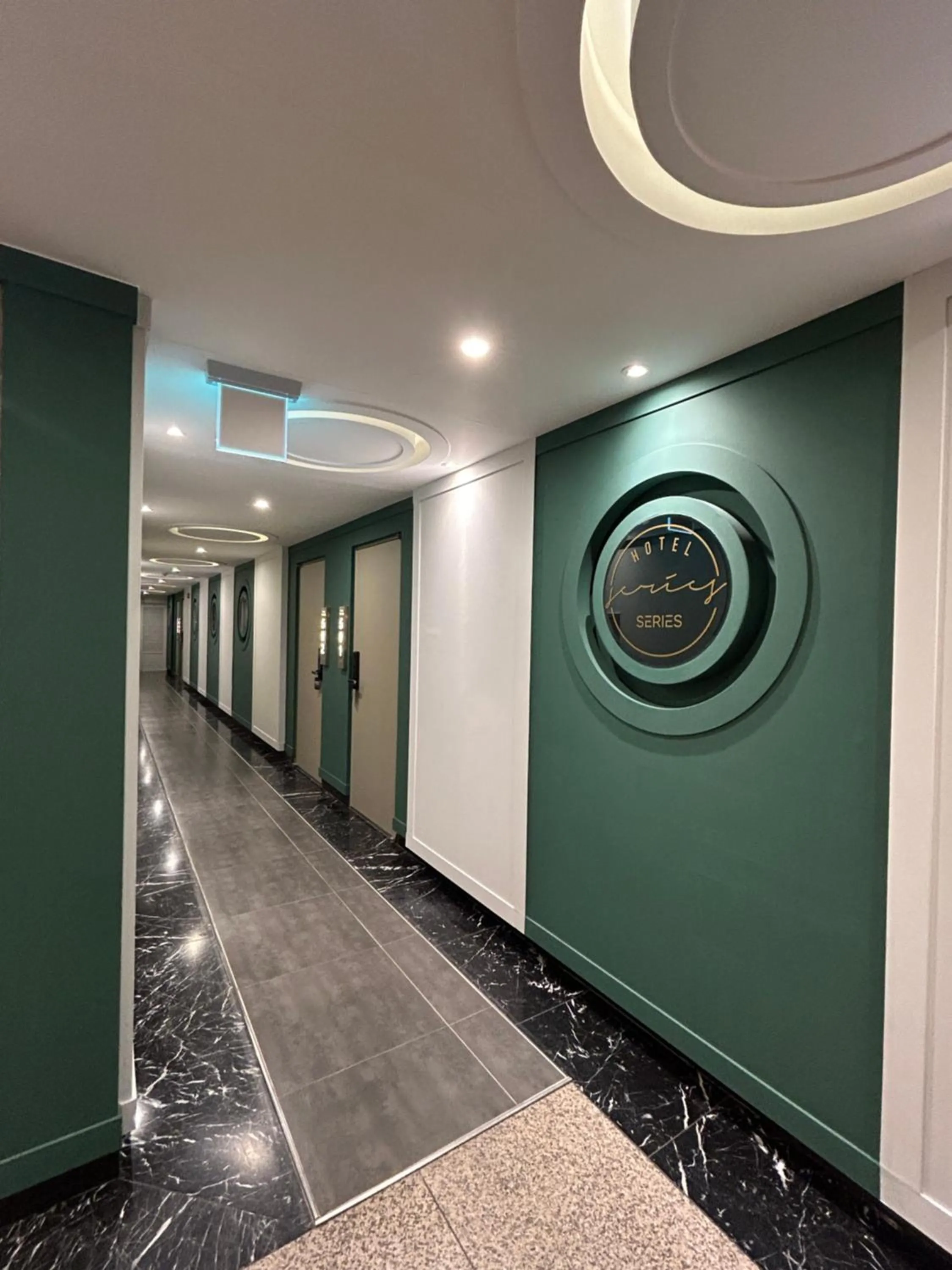 Series hotel