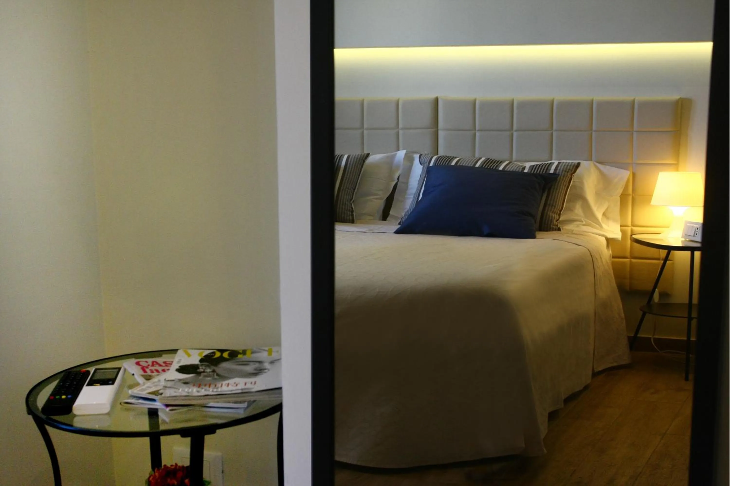 Decorative detail, Bed in Passenger Vatican Relais